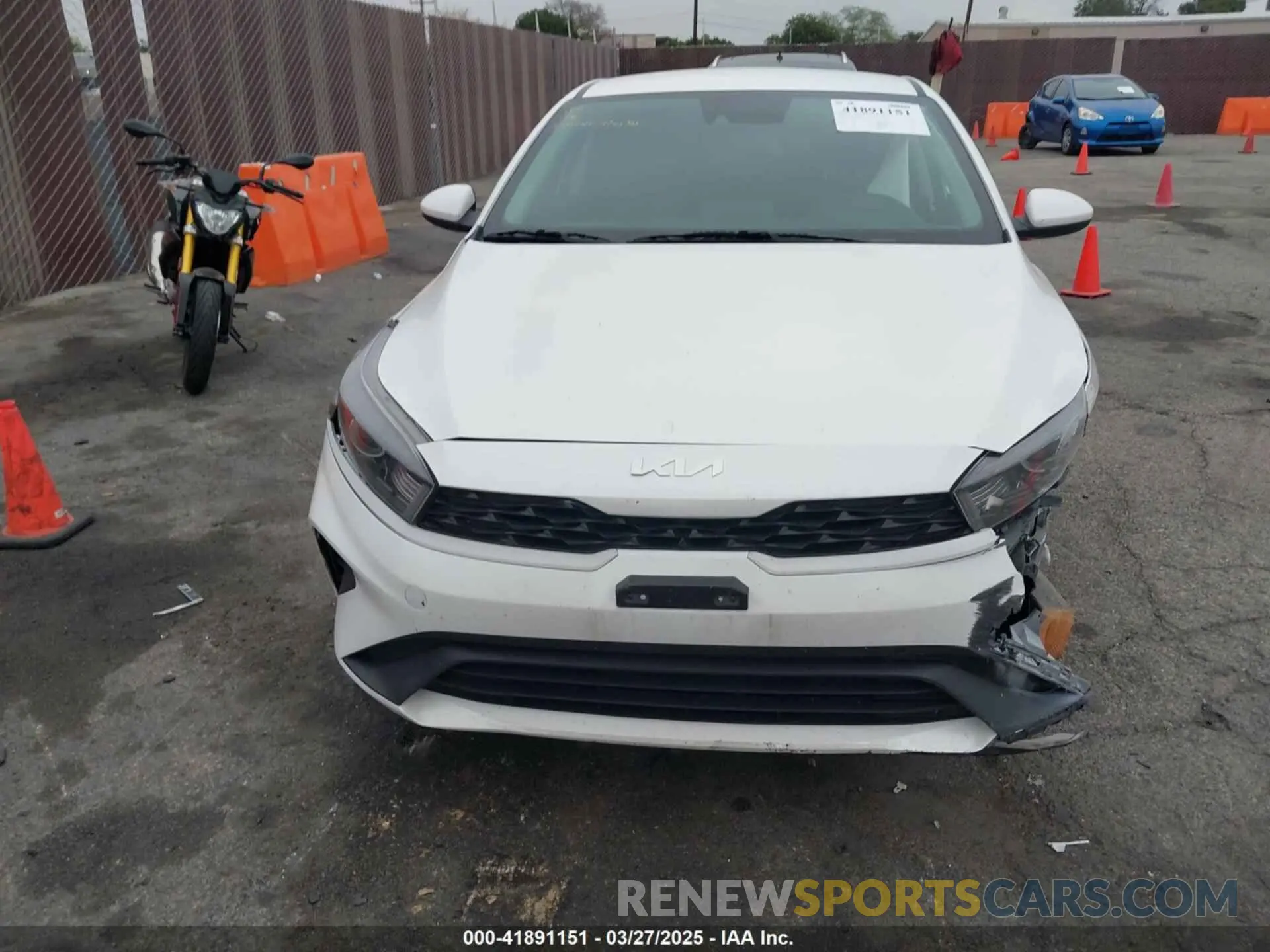 11 fotografías del automóvil dañado 3KPF24AD4PE508180 KIA FORTE 2023