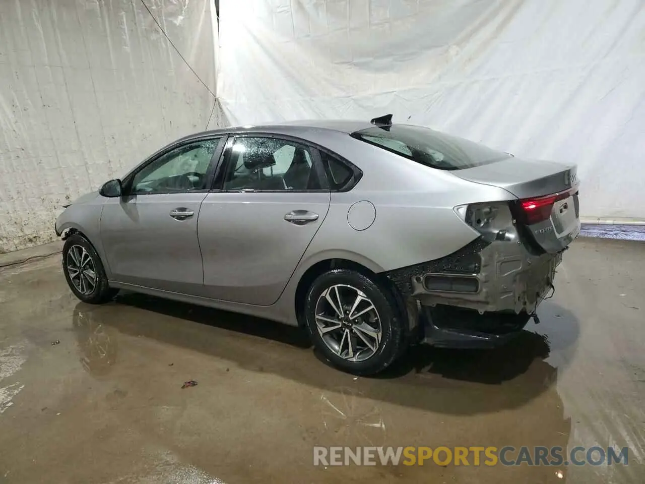 2 fotografías del automóvil dañado 3KPF24AD4PE530695 KIA FORTE 2023