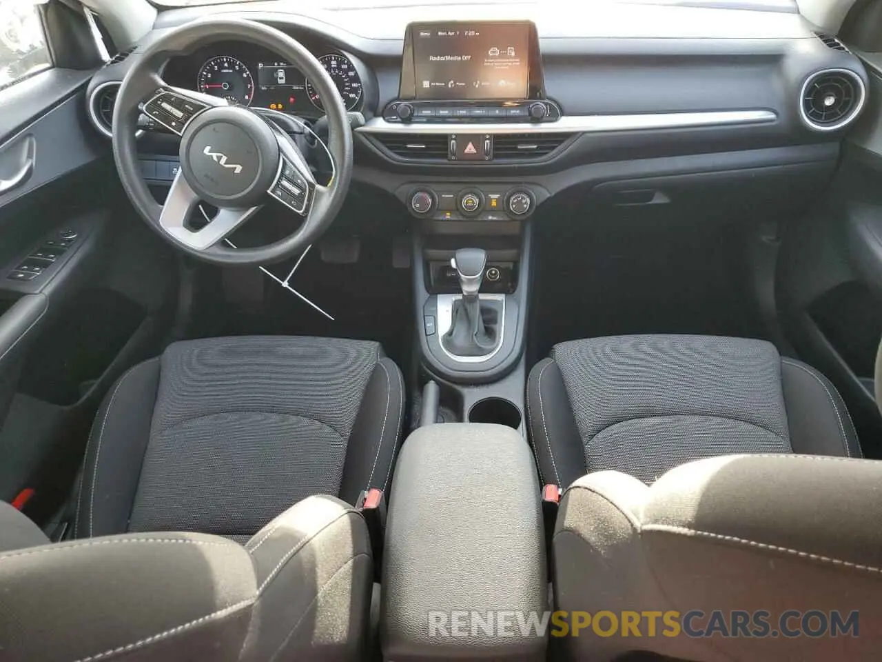 8 fotografías del automóvil dañado 3KPF24AD4PE551837 KIA FORTE 2023