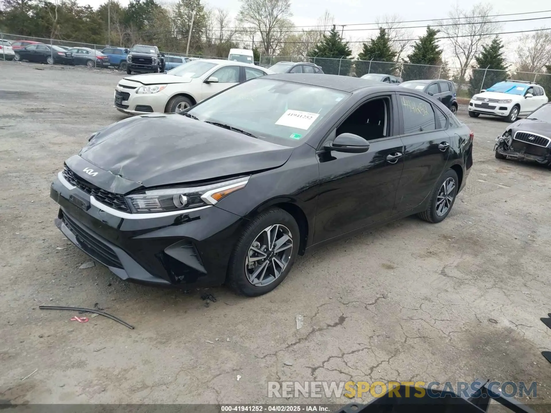 2 fotografías del automóvil dañado 3KPF24AD4PE553765 KIA FORTE 2023
