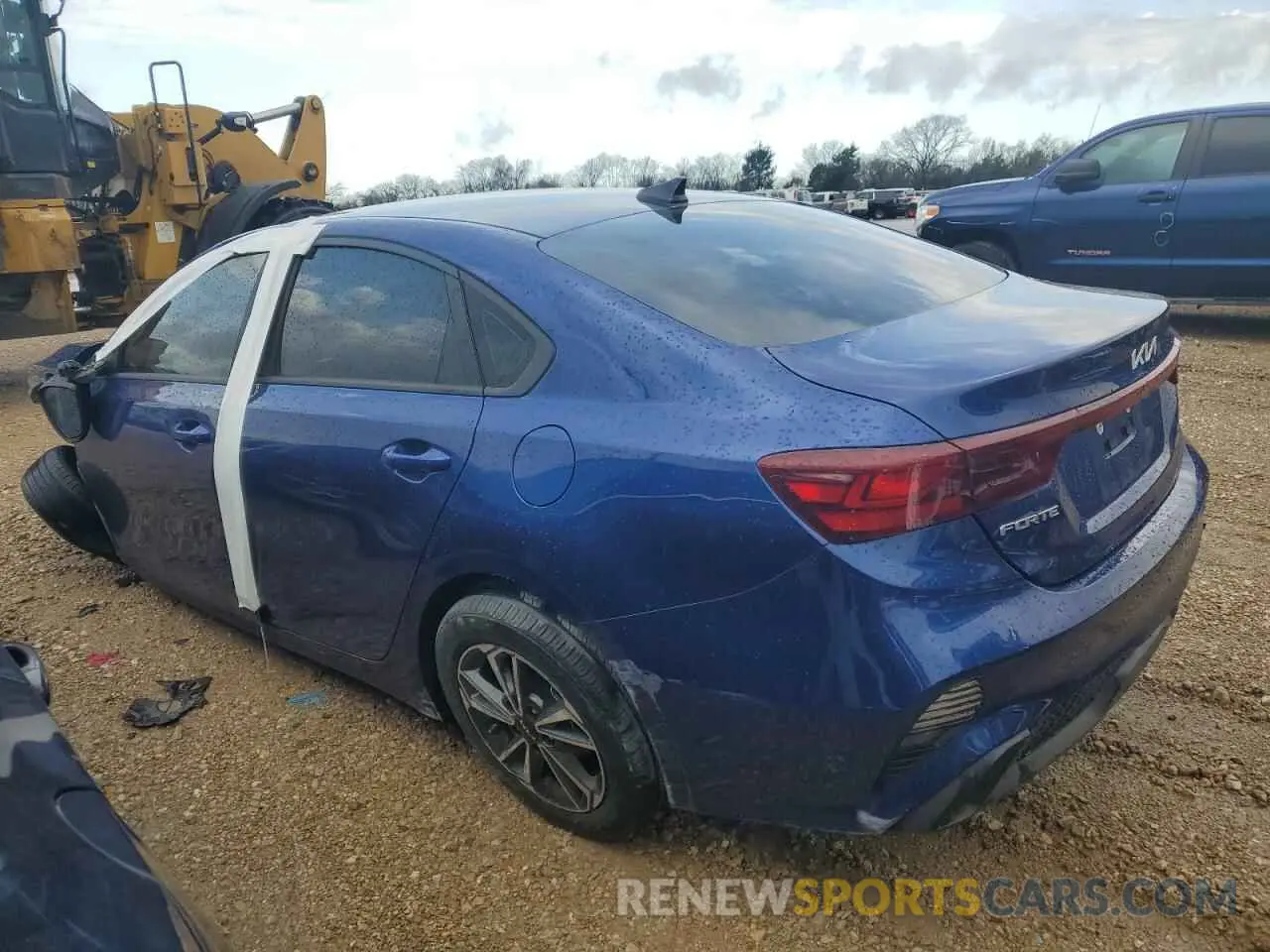 2 fotografías del automóvil dañado 3KPF24AD4PE569707 KIA FORTE 2023