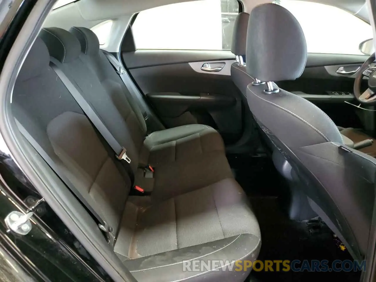 10 fotografías del automóvil dañado 3KPF24AD4PE570677 KIA FORTE 2023