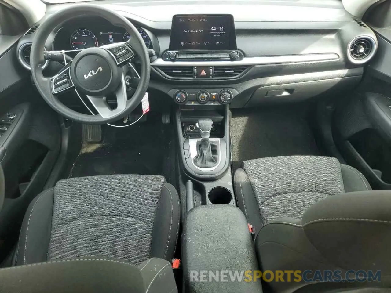 8 fotografías del automóvil dañado 3KPF24AD4PE613009 KIA FORTE 2023