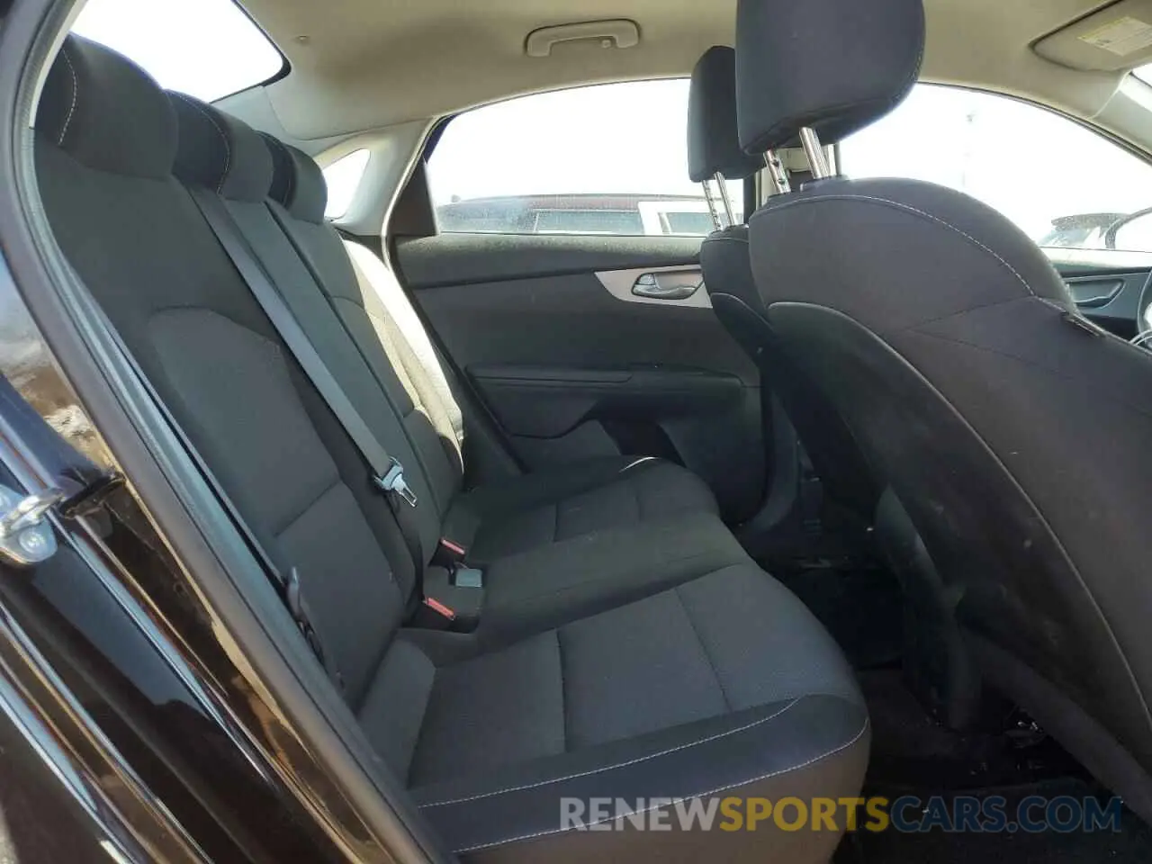10 fotografías del automóvil dañado 3KPF24AD4PE614662 KIA FORTE 2023