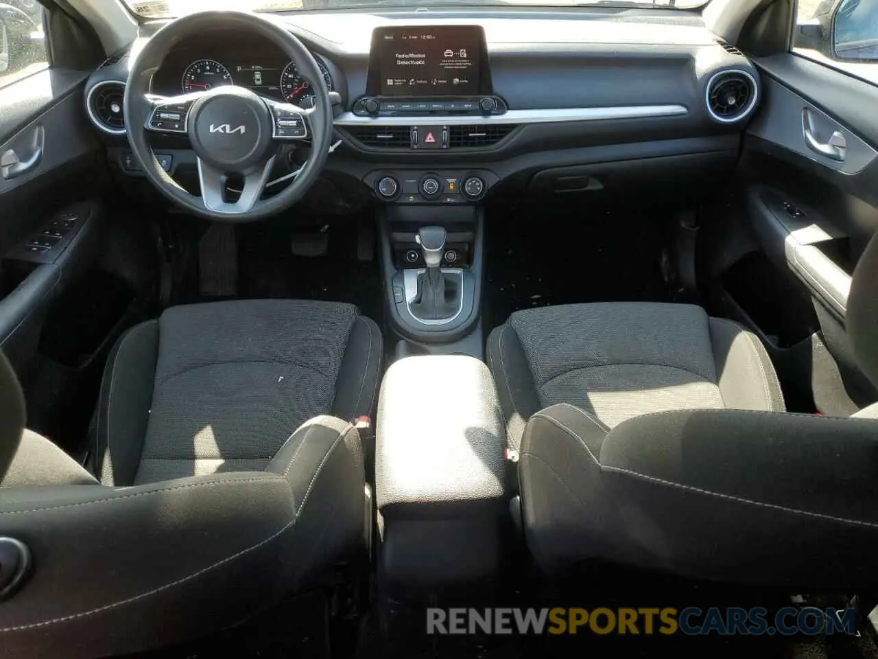 8 fotografías del automóvil dañado 3KPF24AD4PE614662 KIA FORTE 2023