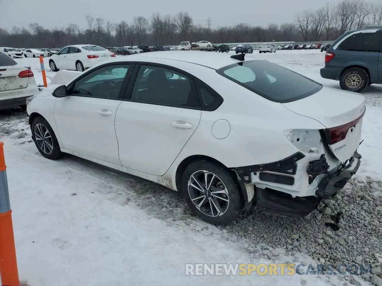 2 fotografías del automóvil dañado 3KPF24AD4PE634135 KIA FORTE 2023
