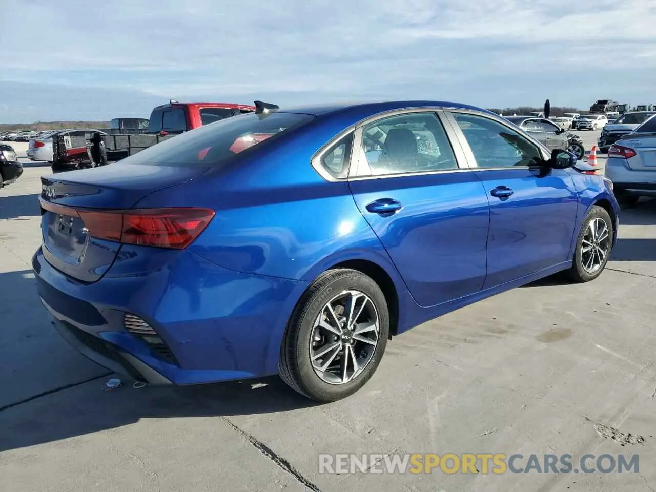 3 fotografías del automóvil dañado 3KPF24AD4PE681987 KIA FORTE 2023
