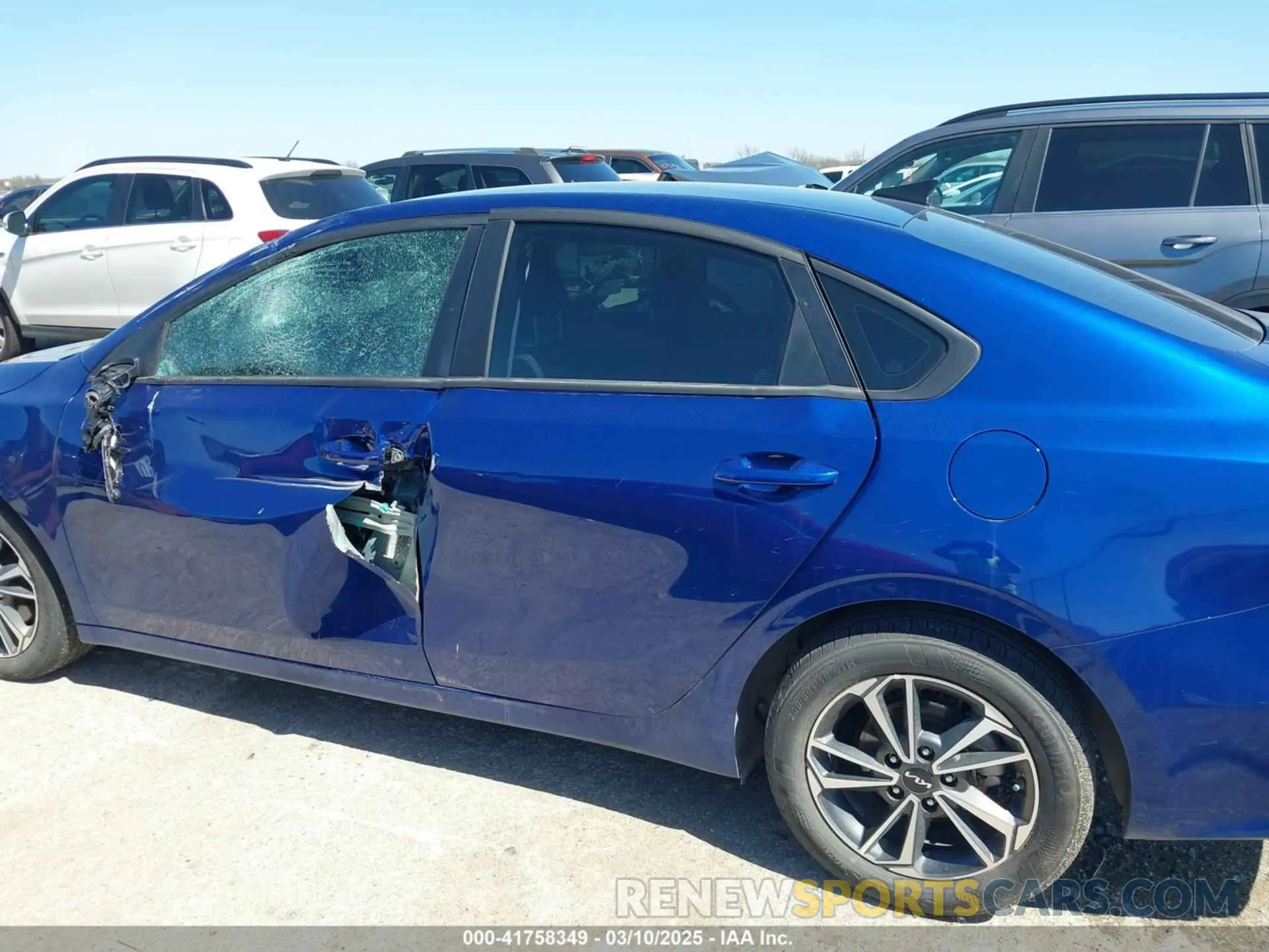 14 fotografías del automóvil dañado 3KPF24AD4PE683741 KIA FORTE 2023