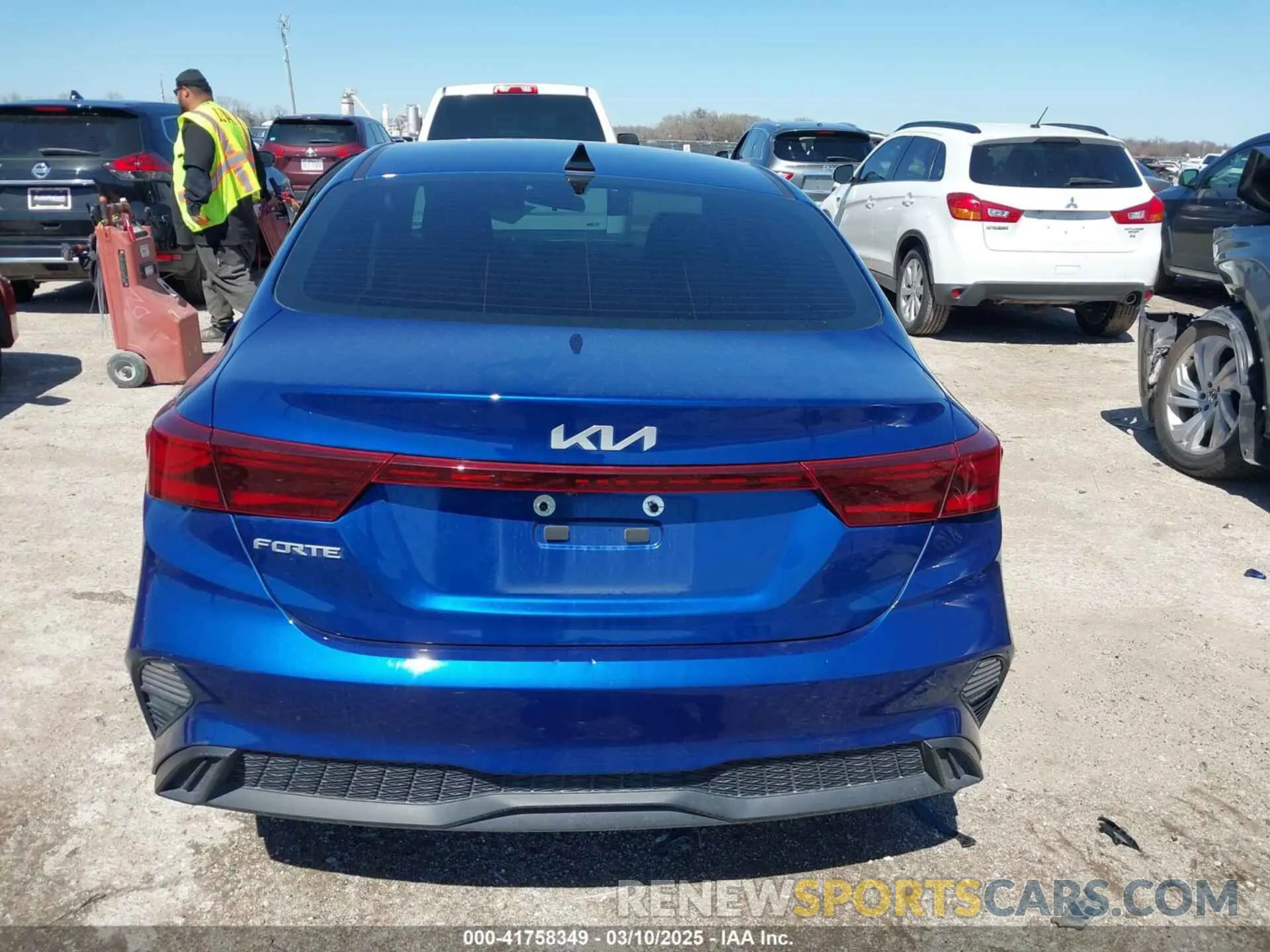 16 fotografías del automóvil dañado 3KPF24AD4PE683741 KIA FORTE 2023