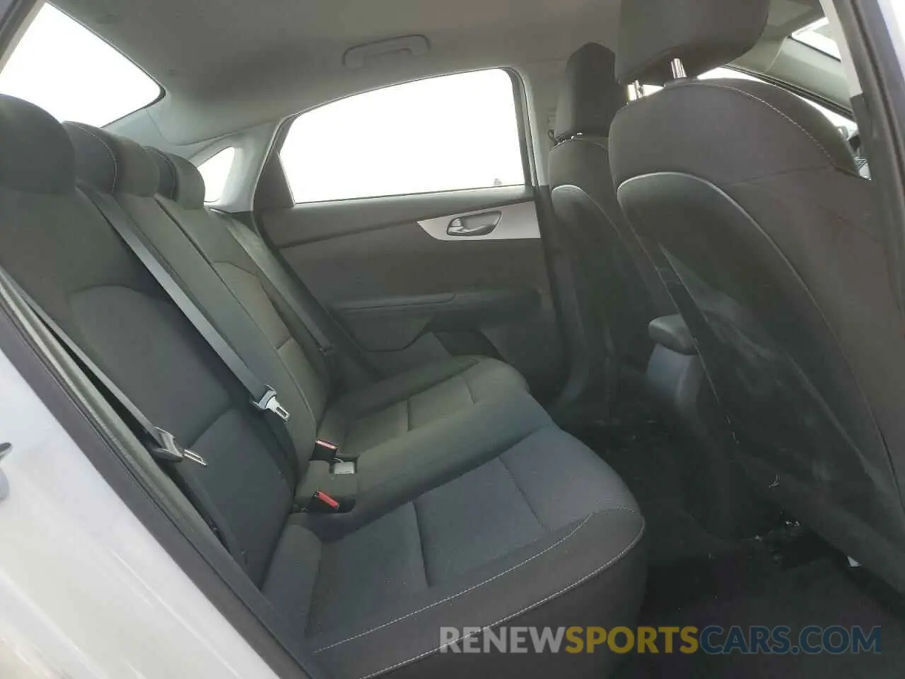10 fotografías del automóvil dañado 3KPF24AD4PE683934 KIA FORTE 2023