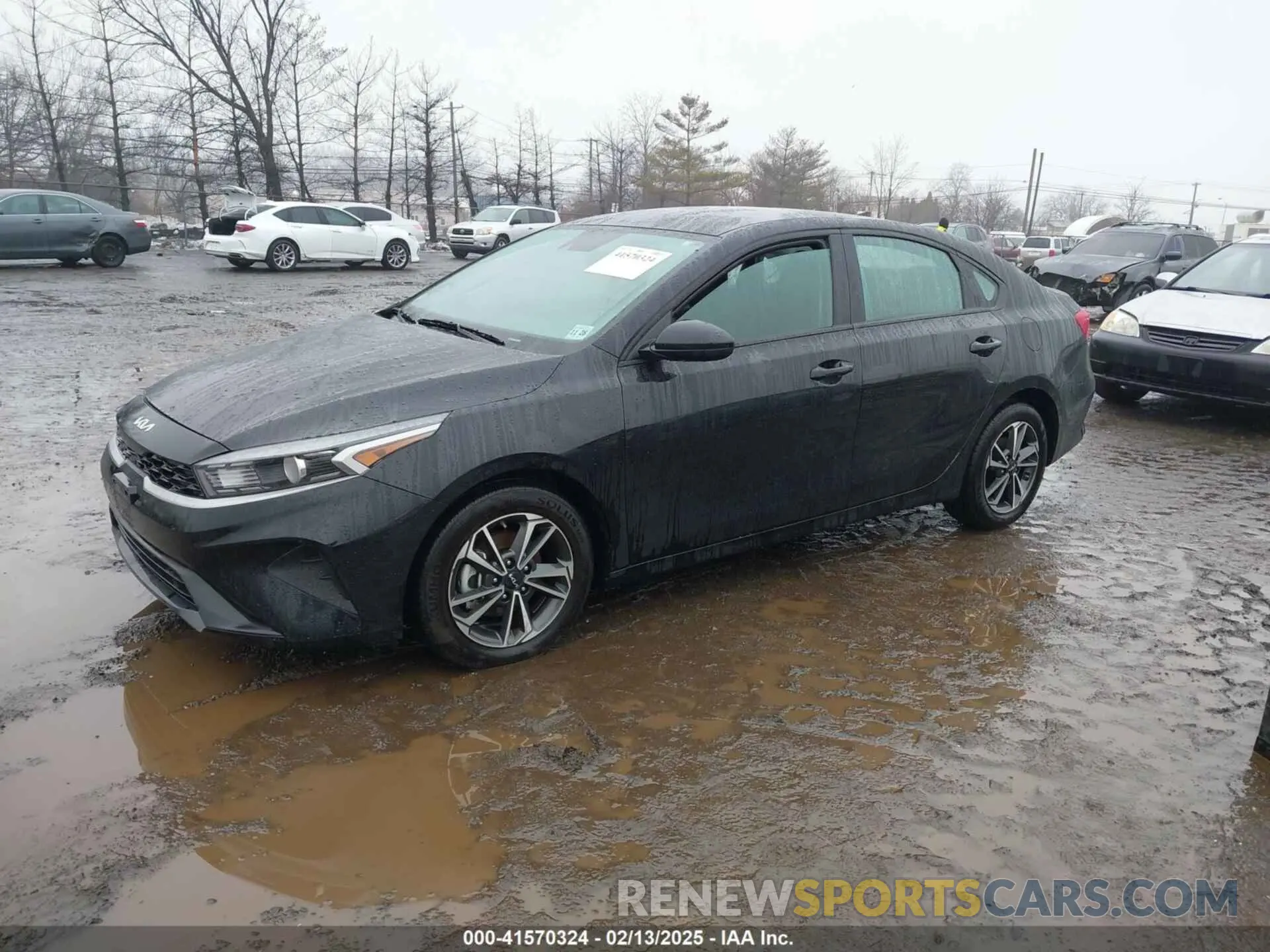 2 fotografías del automóvil dañado 3KPF24AD4PE691502 KIA FORTE 2023