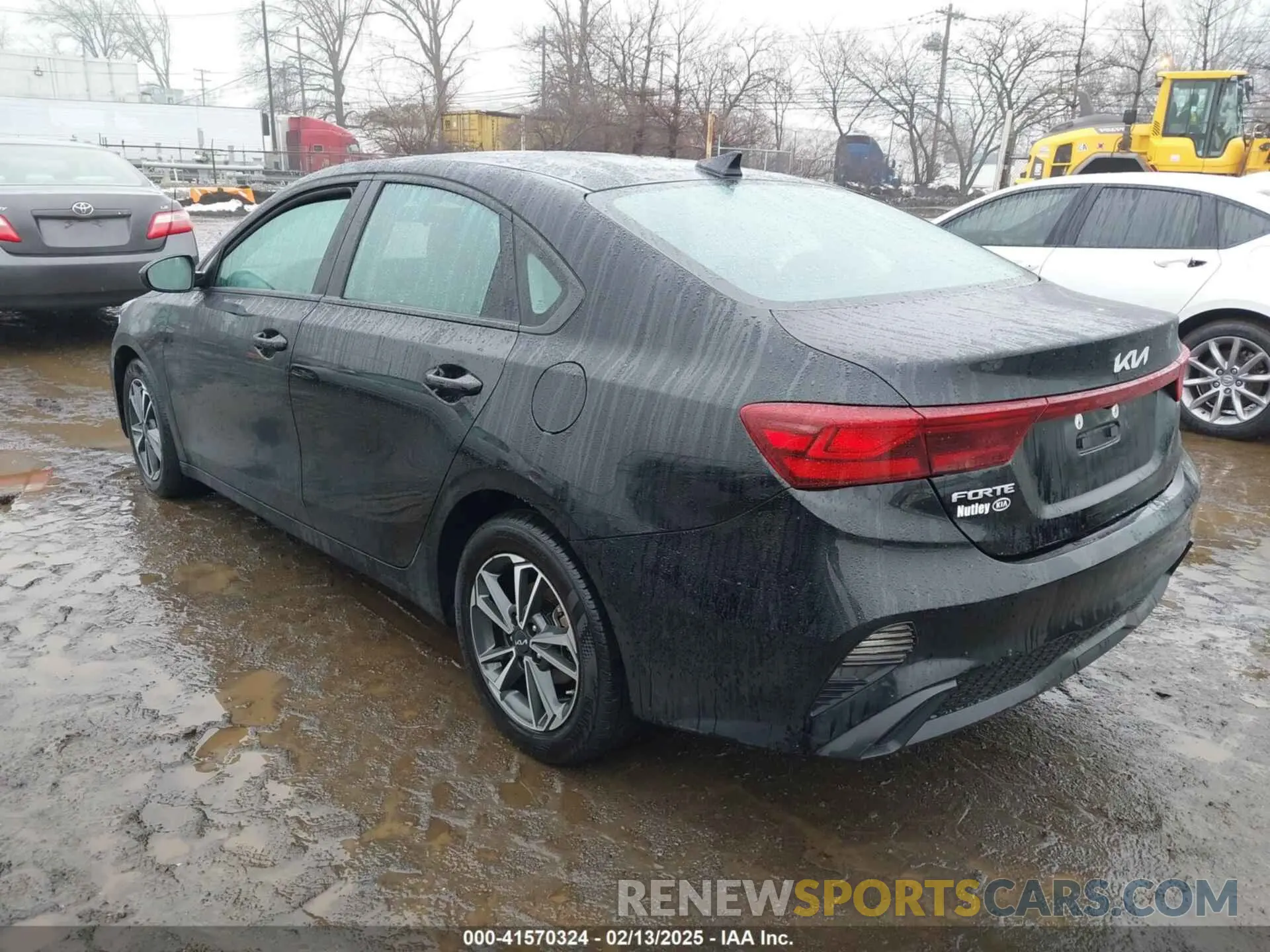 3 fotografías del automóvil dañado 3KPF24AD4PE691502 KIA FORTE 2023