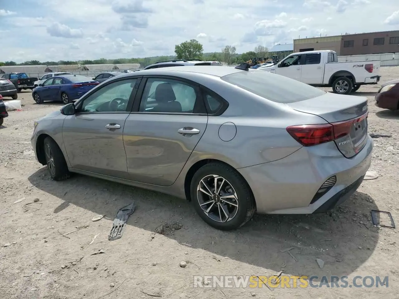 2 fotografías del automóvil dañado 3KPF24AD5PE515381 KIA FORTE 2023