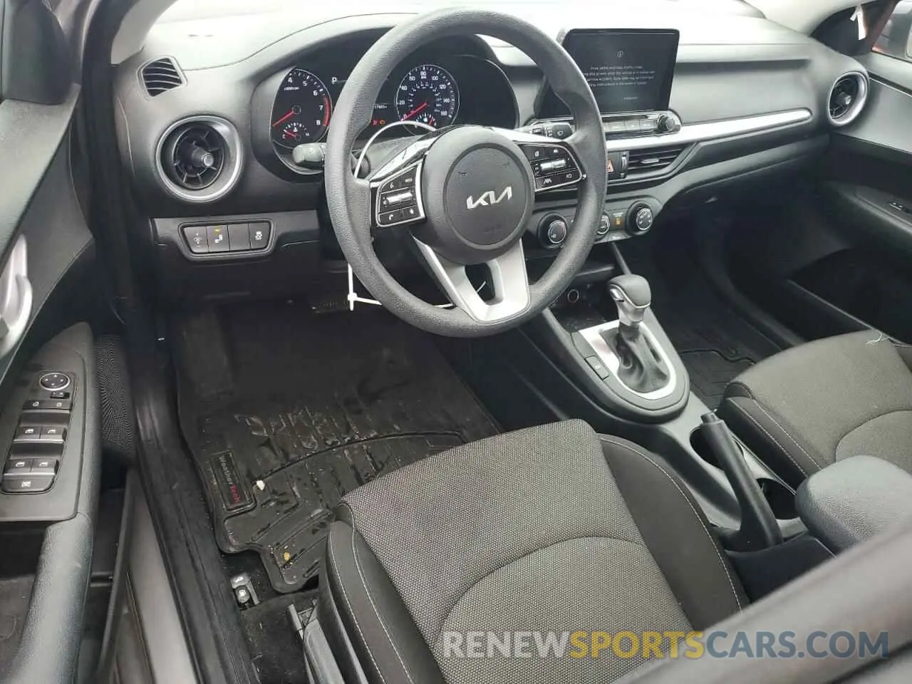 8 fotografías del automóvil dañado 3KPF24AD5PE515381 KIA FORTE 2023