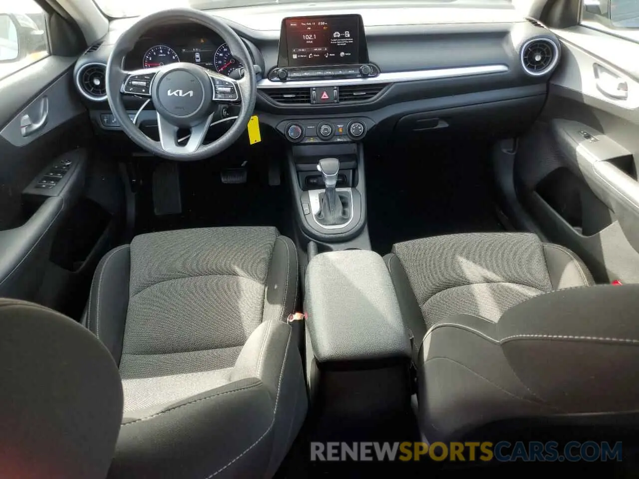 8 fotografías del automóvil dañado 3KPF24AD5PE549675 KIA FORTE 2023