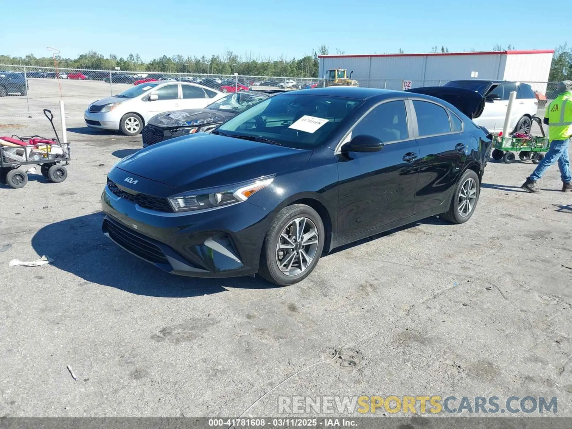 2 fotografías del automóvil dañado 3KPF24AD5PE554908 KIA FORTE 2023