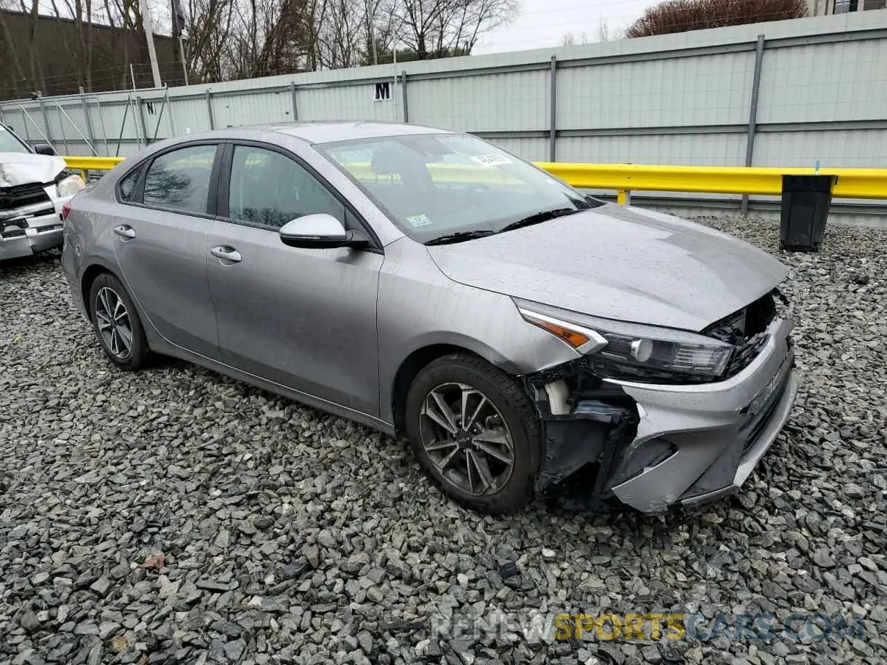 4 fotografías del automóvil dañado 3KPF24AD5PE556805 KIA FORTE 2023