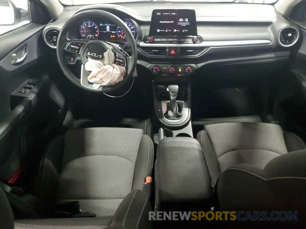 8 fotografías del automóvil dañado 3KPF24AD5PE558067 KIA FORTE 2023