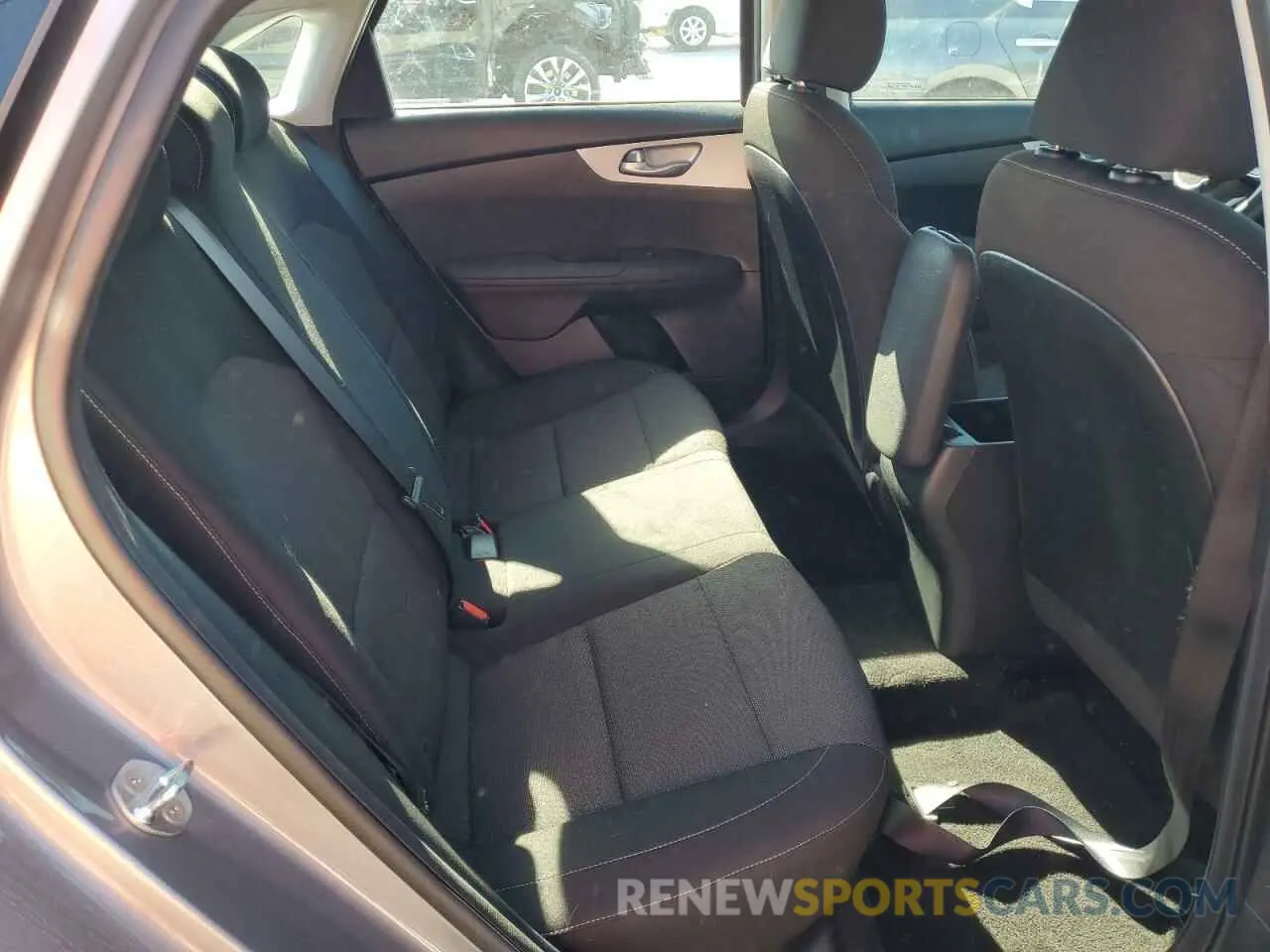 10 fotografías del automóvil dañado 3KPF24AD5PE567853 KIA FORTE 2023