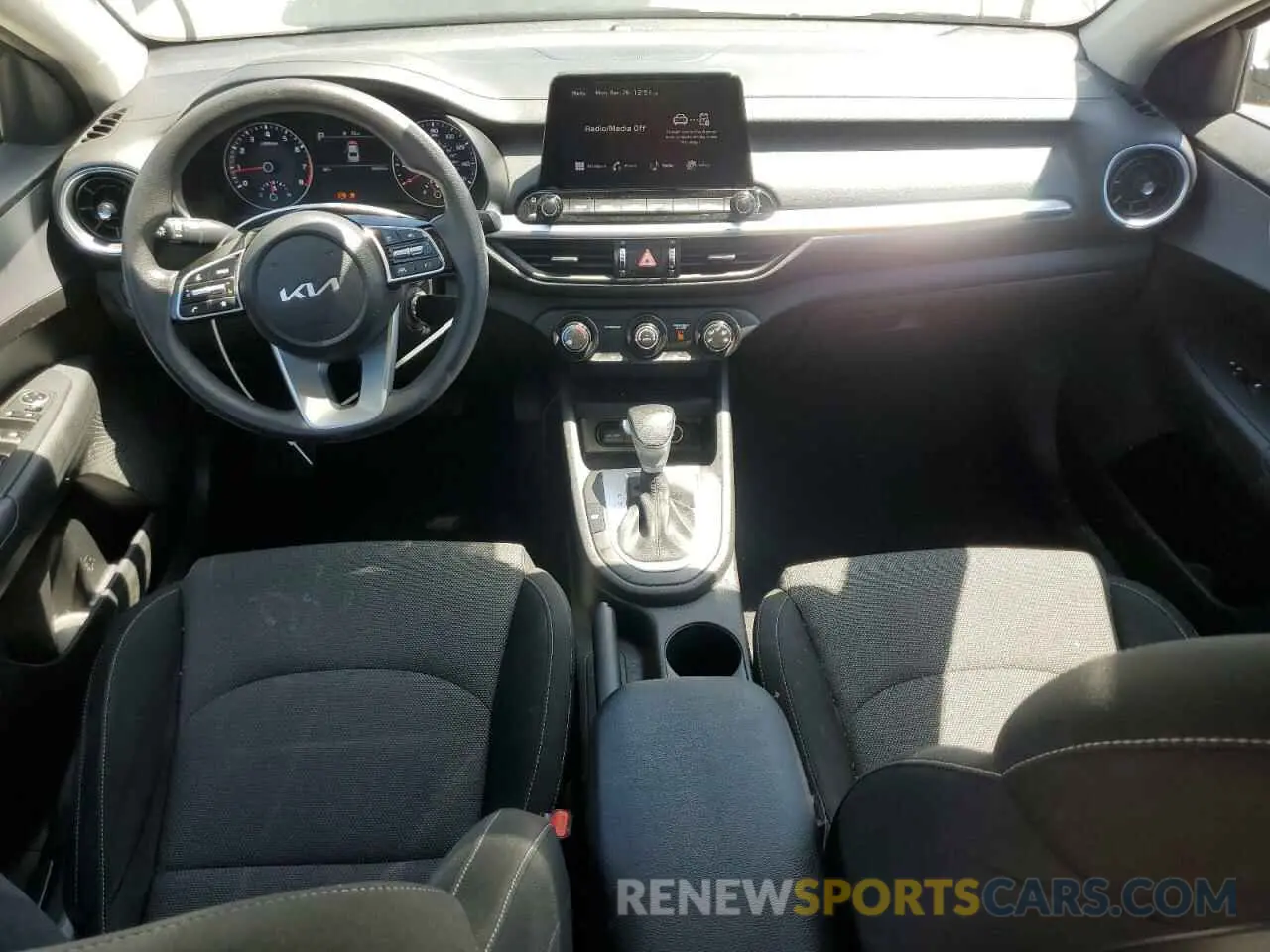 8 fotografías del automóvil dañado 3KPF24AD5PE568484 KIA FORTE 2023