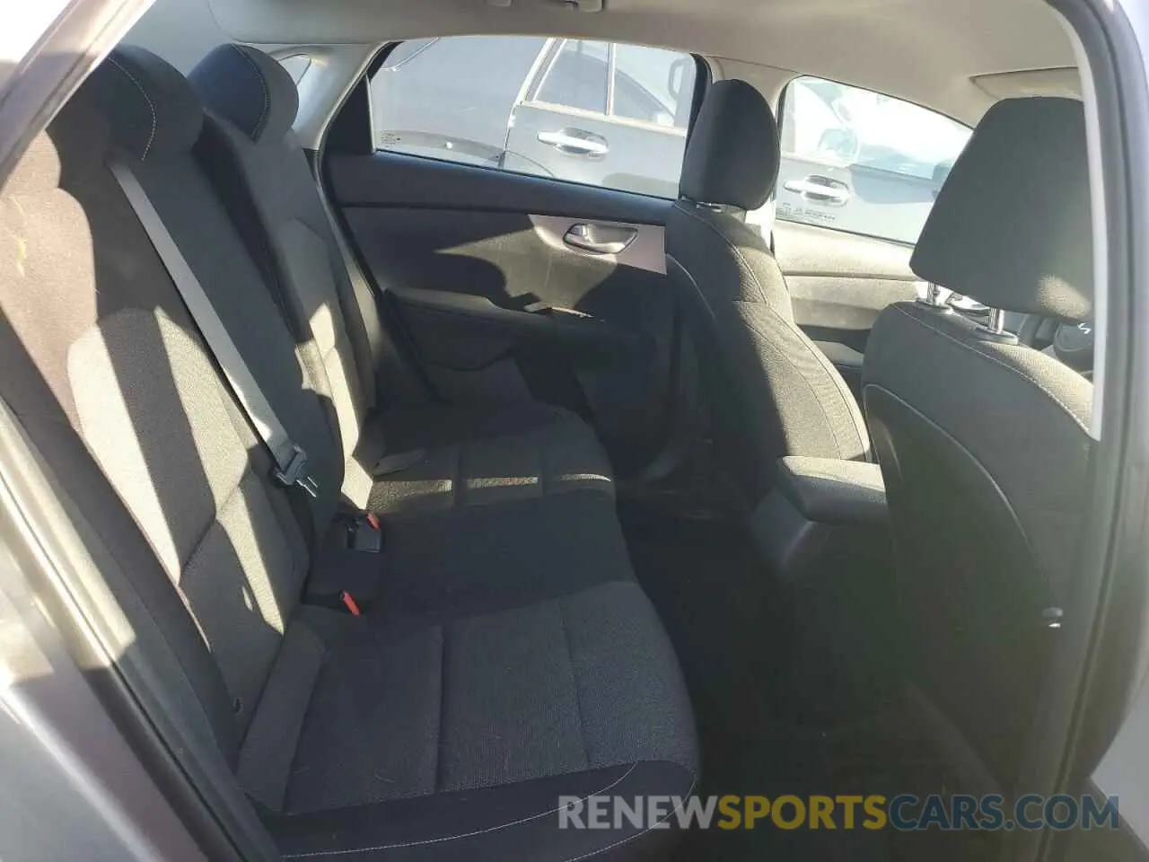 10 fotografías del automóvil dañado 3KPF24AD5PE575094 KIA FORTE 2023