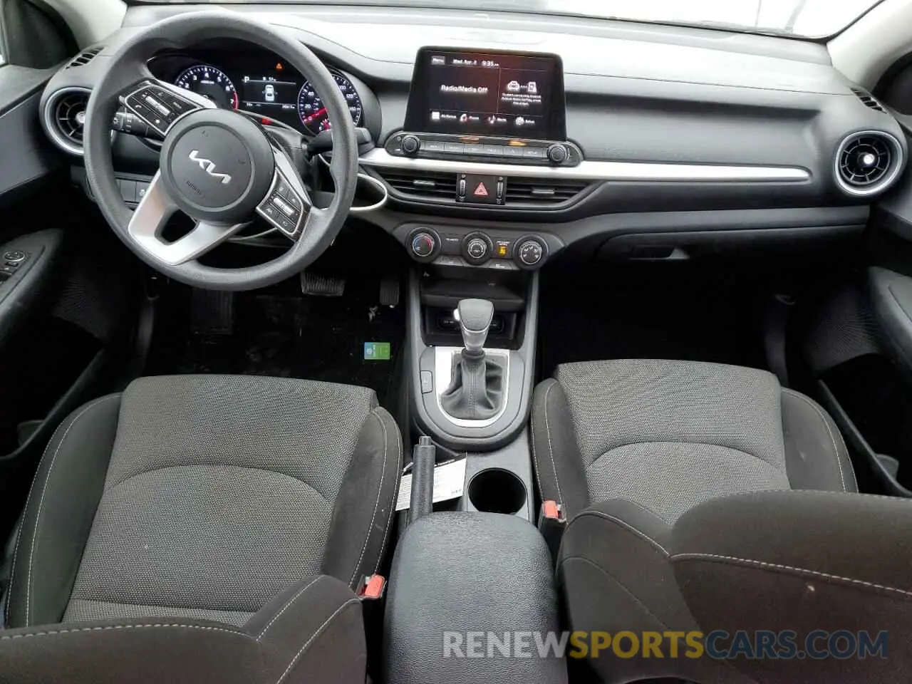 8 fotografías del automóvil dañado 3KPF24AD5PE575094 KIA FORTE 2023