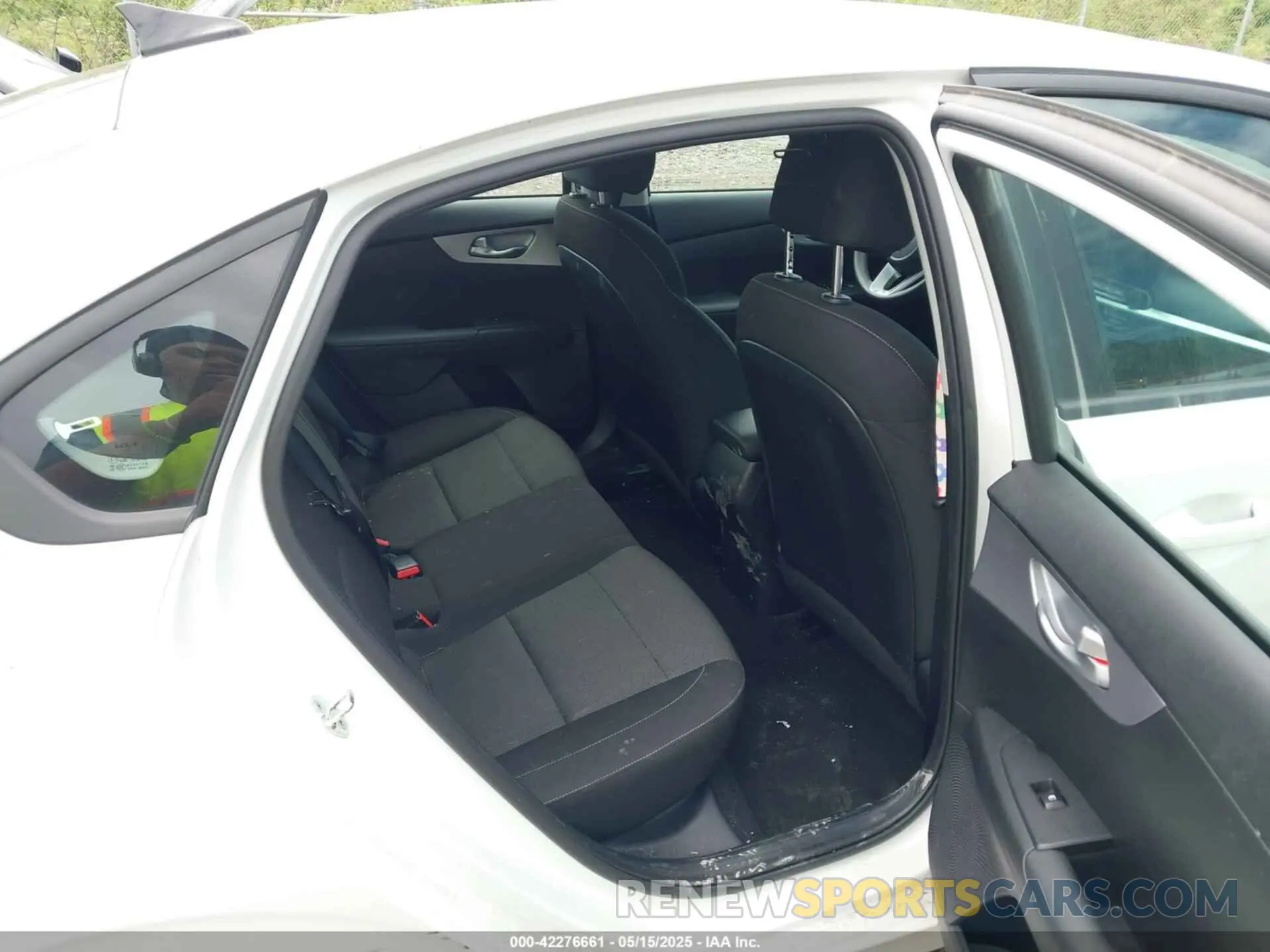 8 fotografías del automóvil dañado 3KPF24AD5PE590582 KIA FORTE 2023