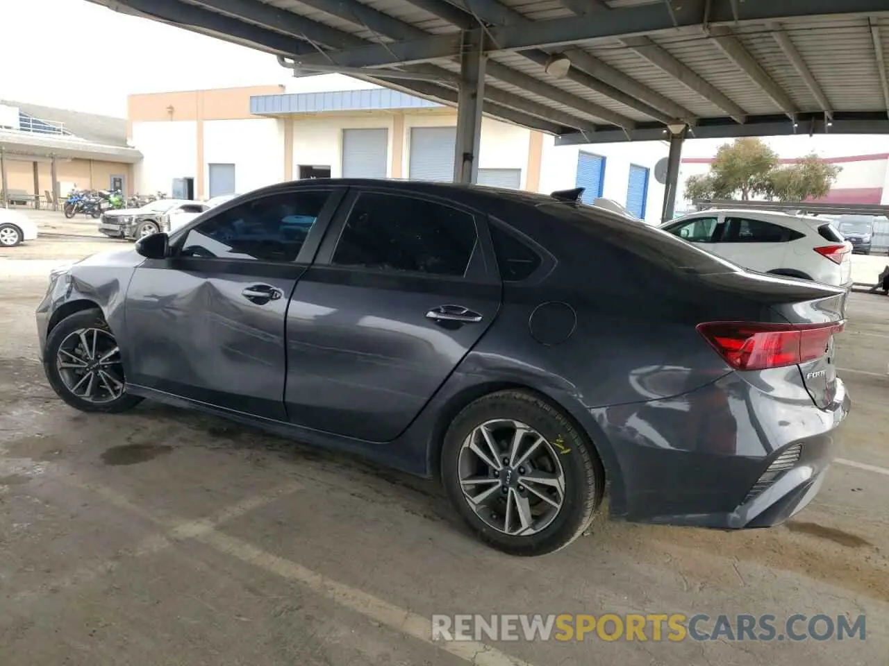 2 fotografías del automóvil dañado 3KPF24AD5PE604383 KIA FORTE 2023