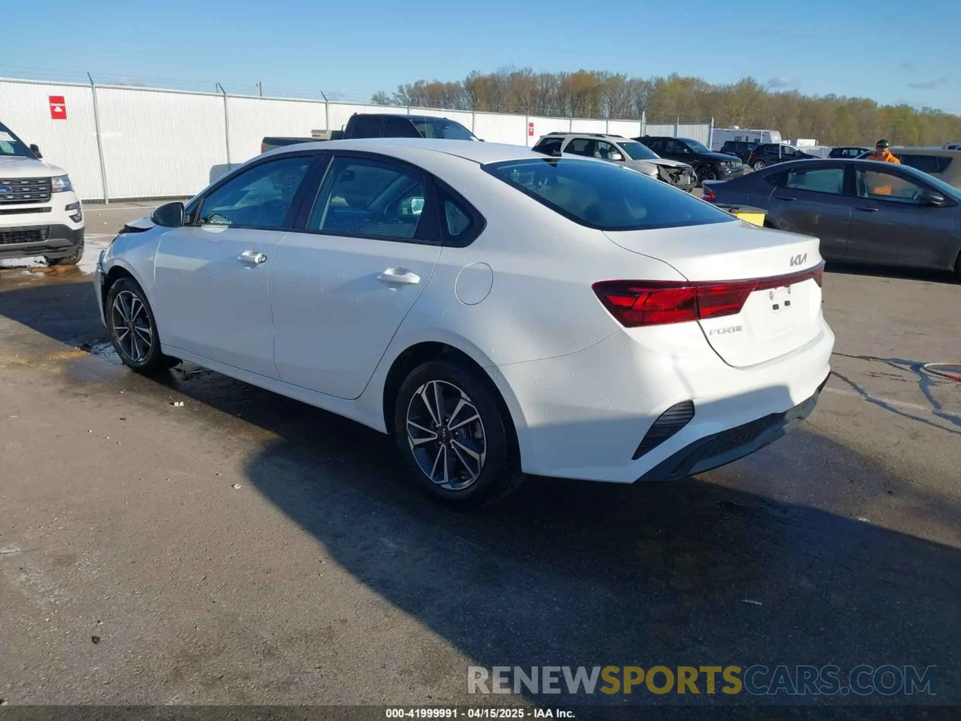 3 fotografías del automóvil dañado 3KPF24AD5PE619448 KIA FORTE 2023