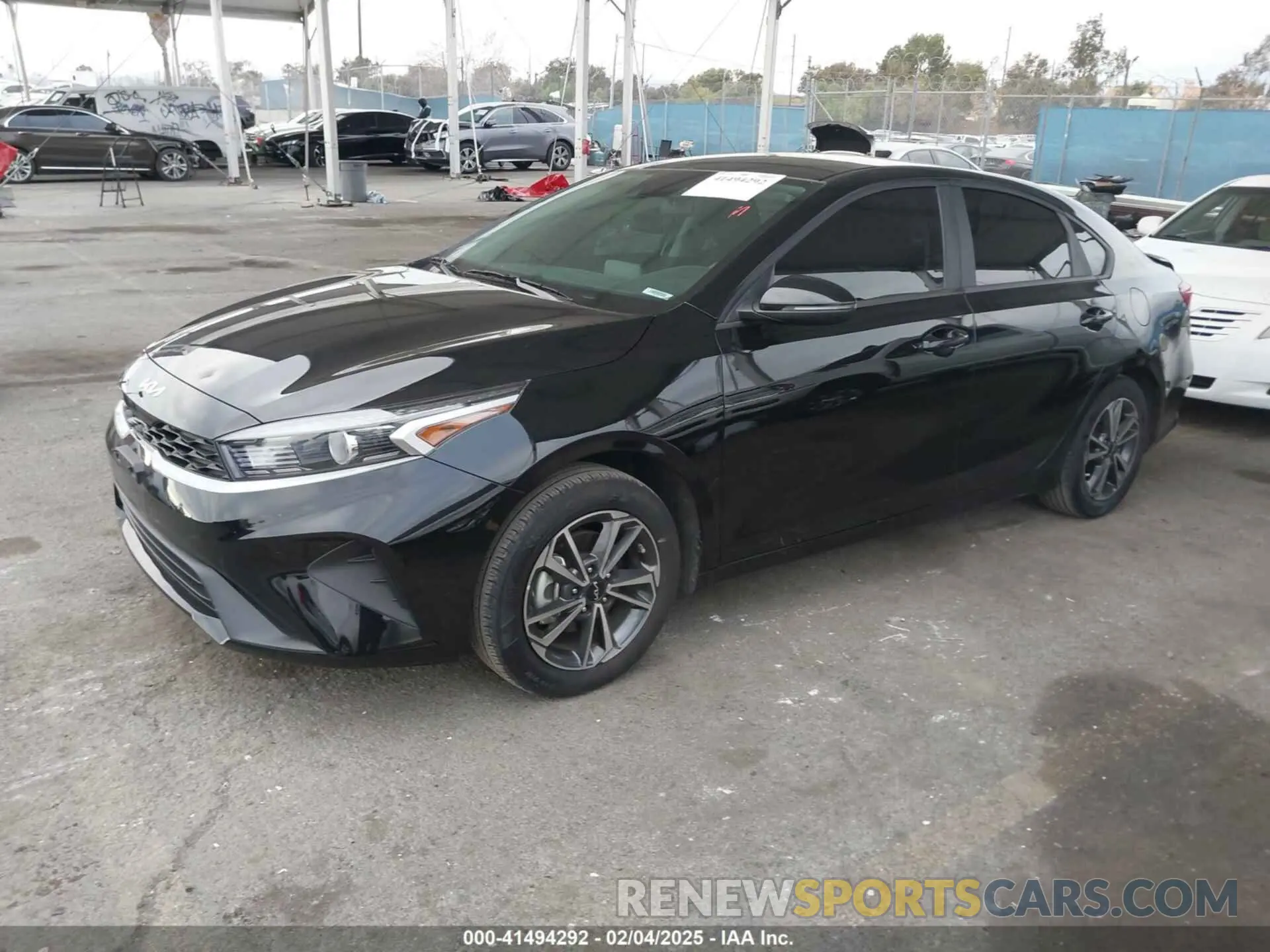 2 fotografías del automóvil dañado 3KPF24AD5PE646813 KIA FORTE 2023