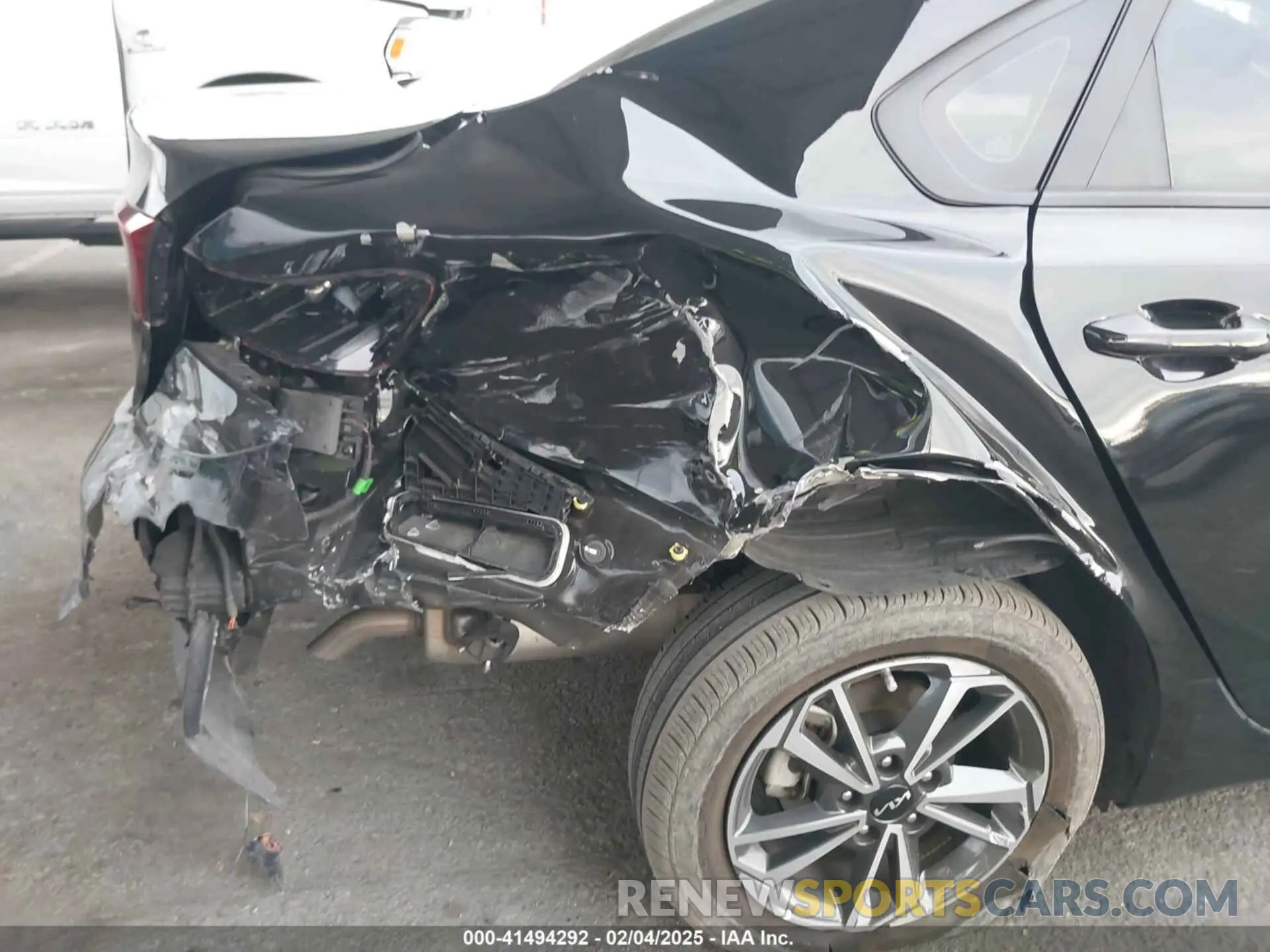 6 fotografías del automóvil dañado 3KPF24AD5PE646813 KIA FORTE 2023