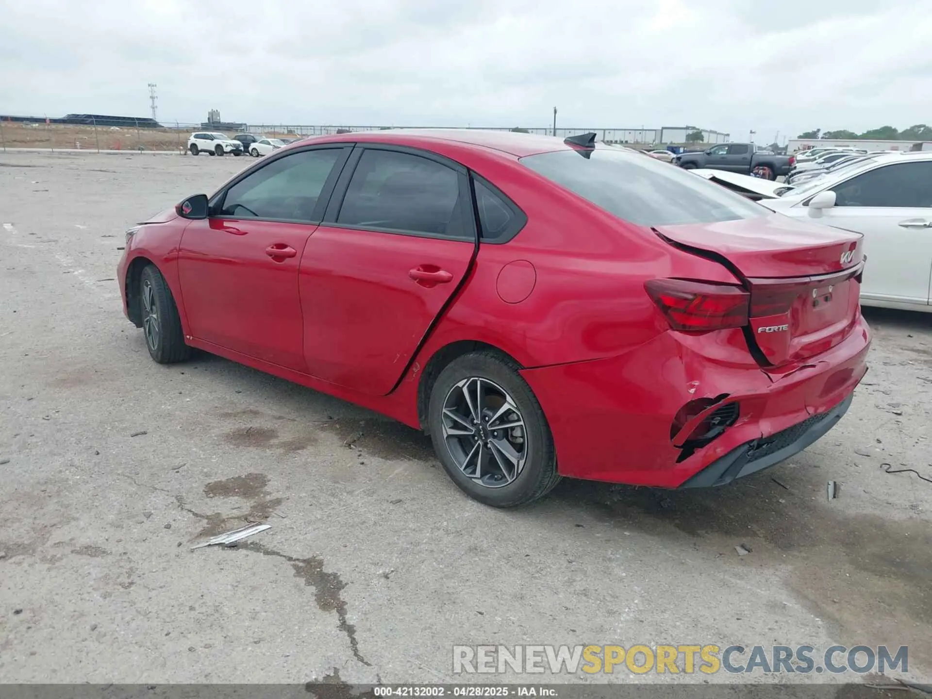 3 fotografías del automóvil dañado 3KPF24AD5PE682212 KIA FORTE 2023