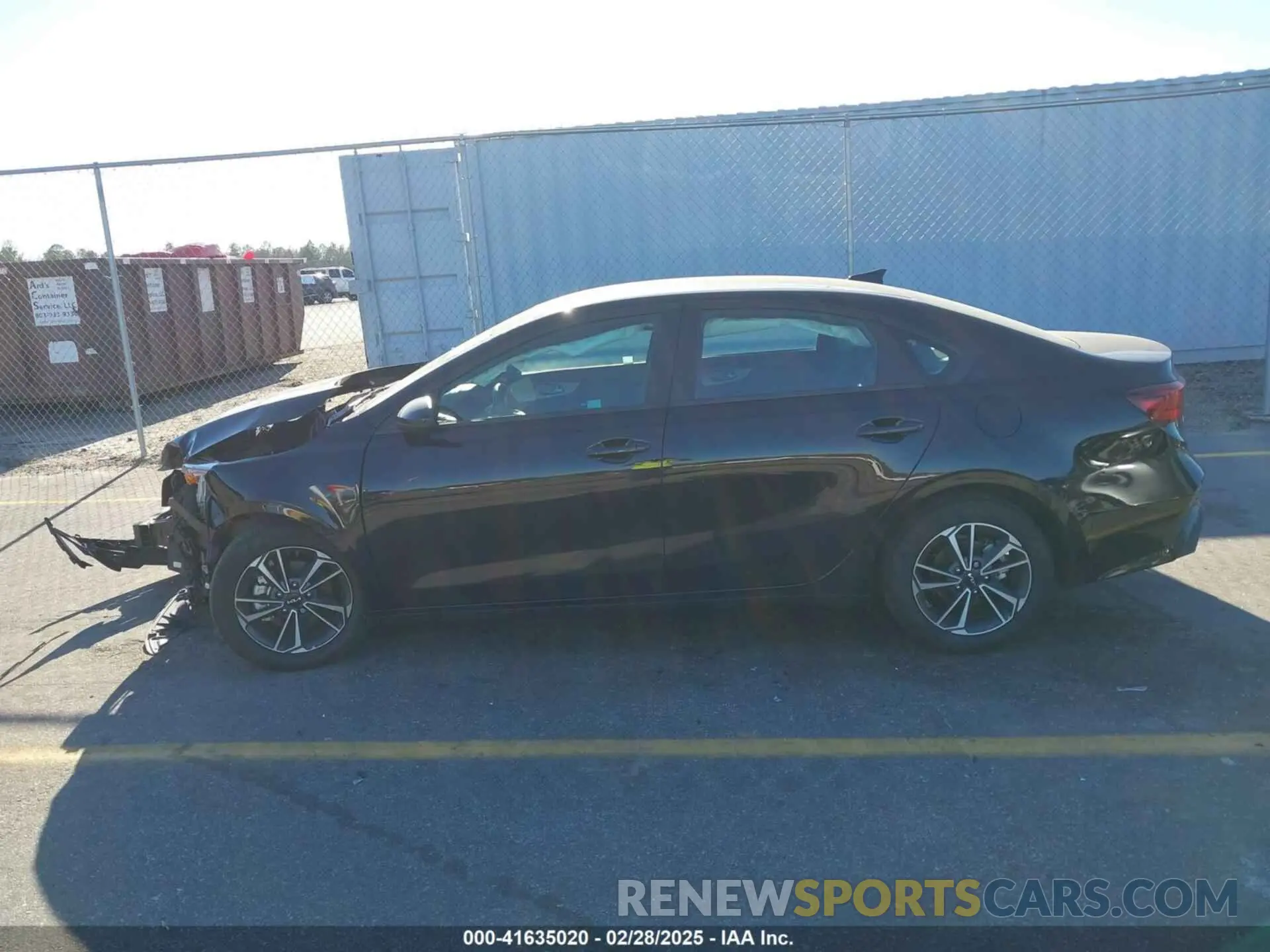 14 fotografías del automóvil dañado 3KPF24AD5PE689578 KIA FORTE 2023