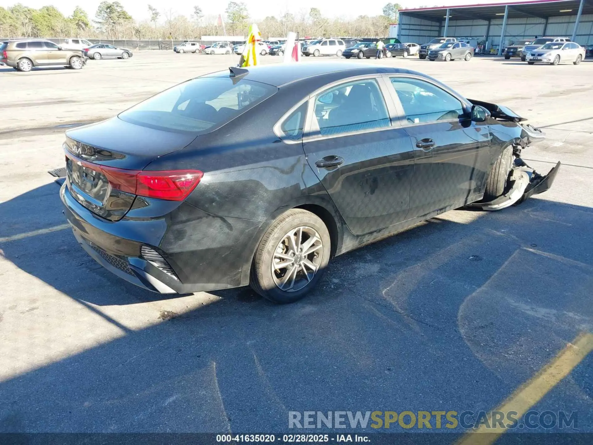 4 fotografías del automóvil dañado 3KPF24AD5PE689578 KIA FORTE 2023