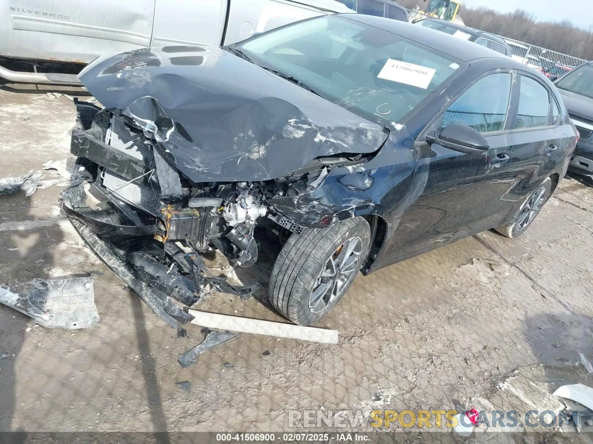 2 fotografías del automóvil dañado 3KPF24AD6PE511503 KIA FORTE 2023
