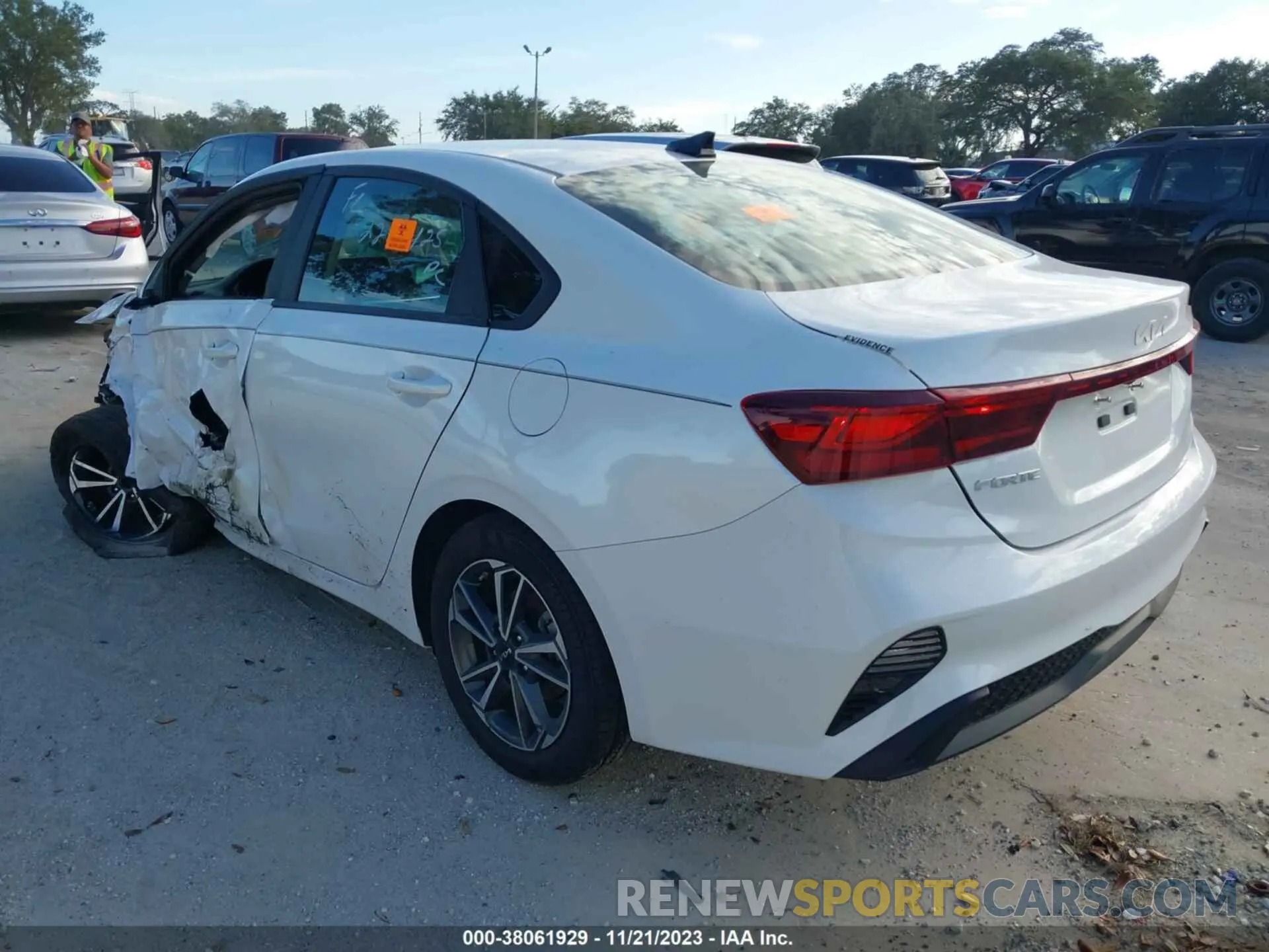 3 fotografías del automóvil dañado 3KPF24AD6PE544534 KIA FORTE 2023