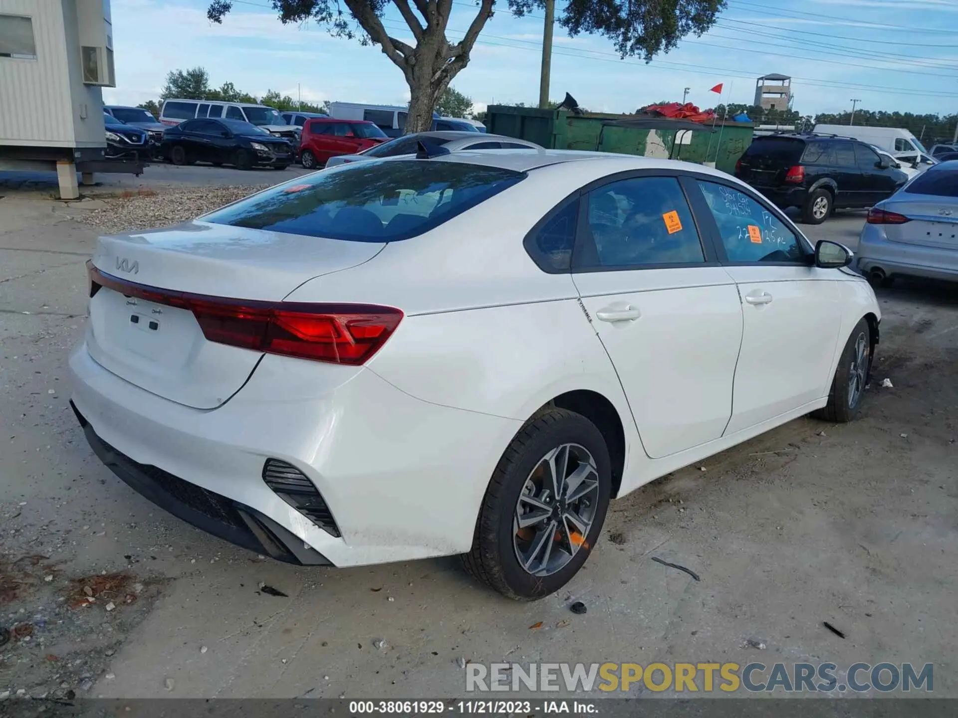 4 fotografías del automóvil dañado 3KPF24AD6PE544534 KIA FORTE 2023