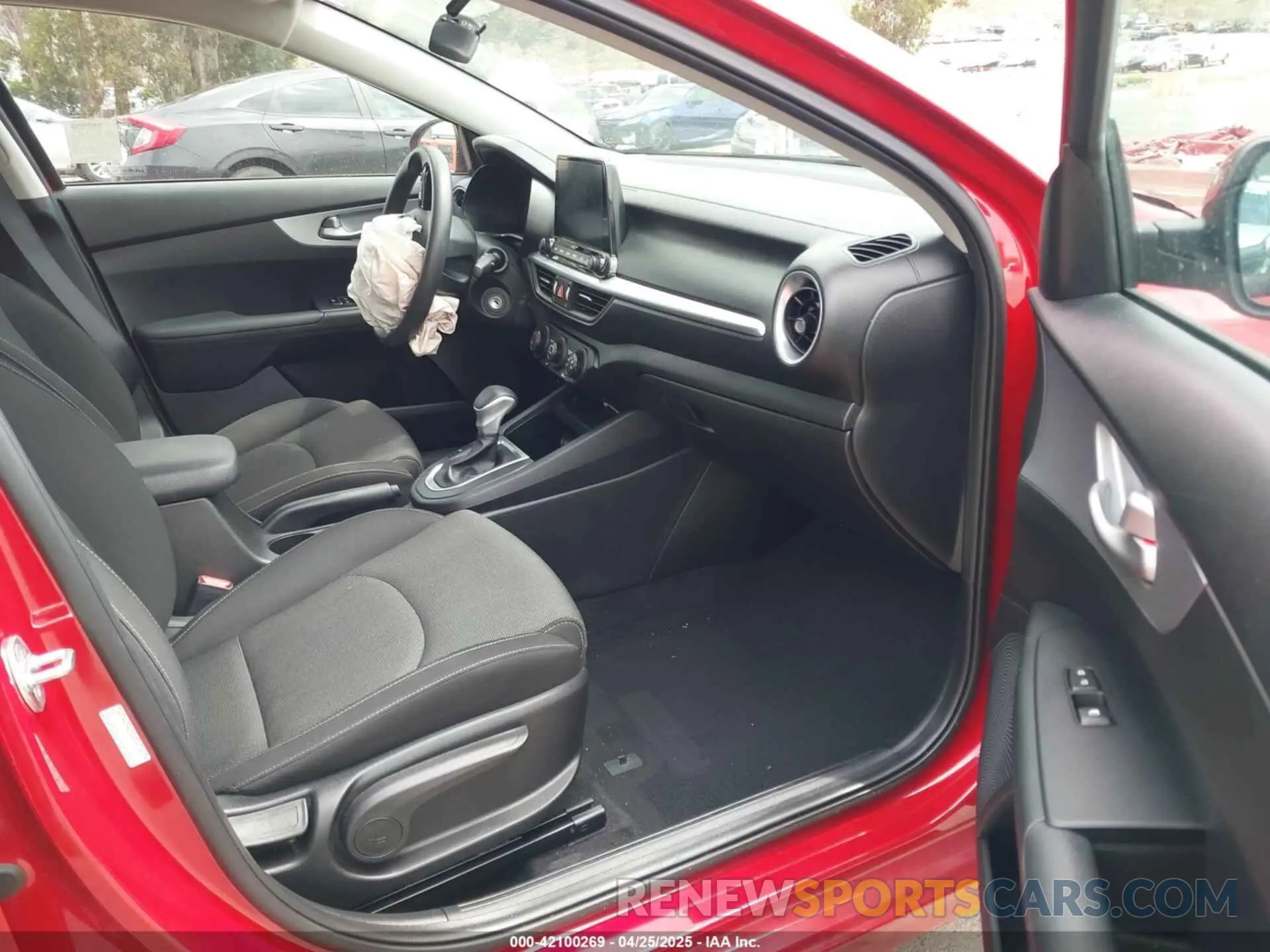 5 fotografías del automóvil dañado 3KPF24AD6PE580787 KIA FORTE 2023