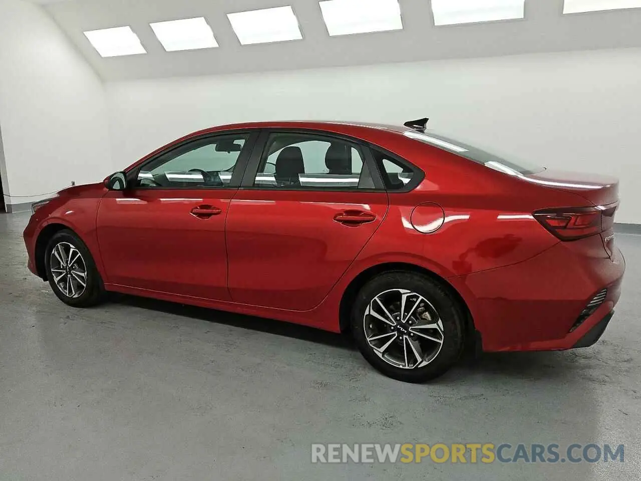 2 fotografías del automóvil dañado 3KPF24AD6PE583365 KIA FORTE 2023