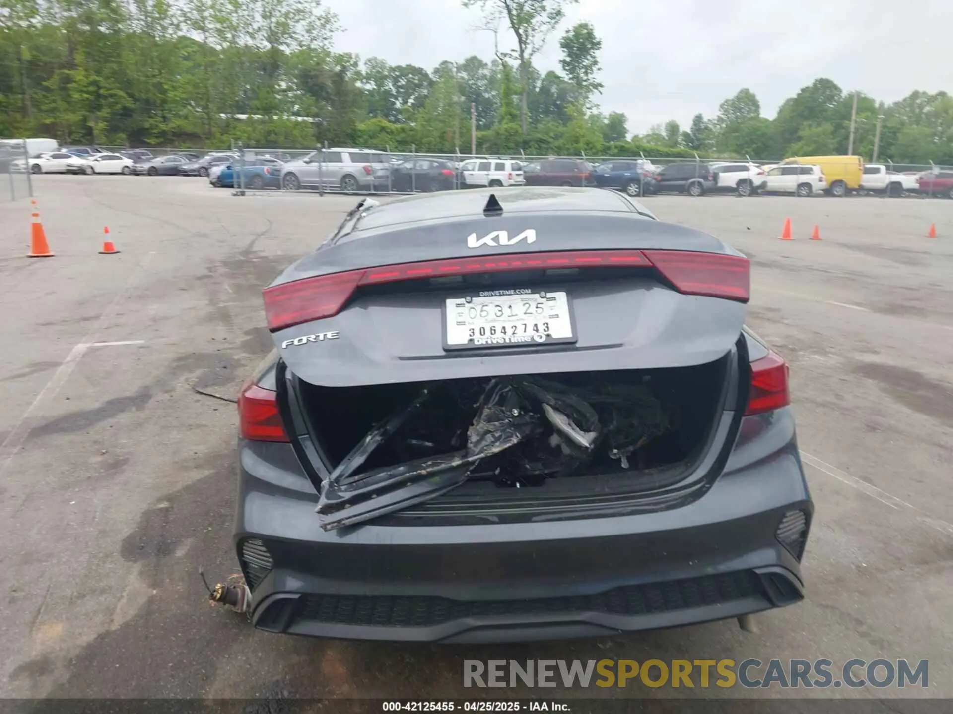 17 fotografías del automóvil dañado 3KPF24AD6PE590896 KIA FORTE 2023