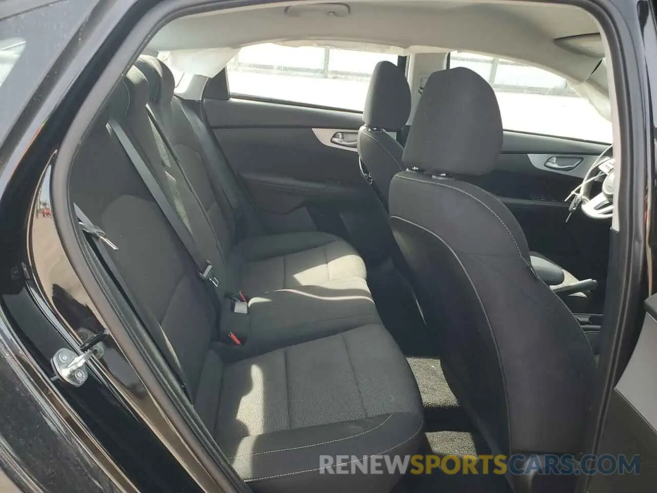 11 fotografías del automóvil dañado 3KPF24AD6PE630457 KIA FORTE 2023