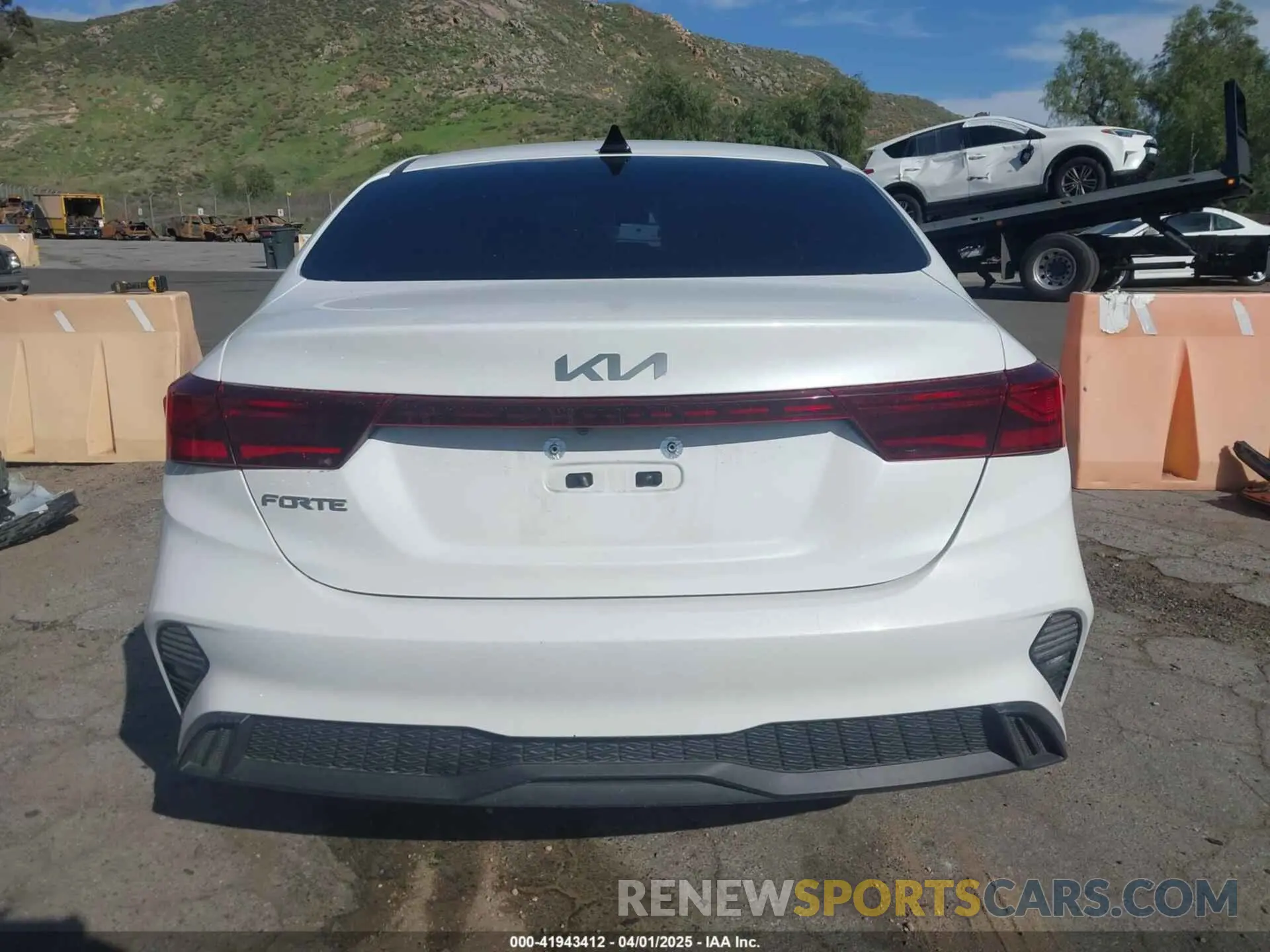 17 fotografías del automóvil dañado 3KPF24AD6PE636307 KIA FORTE 2023