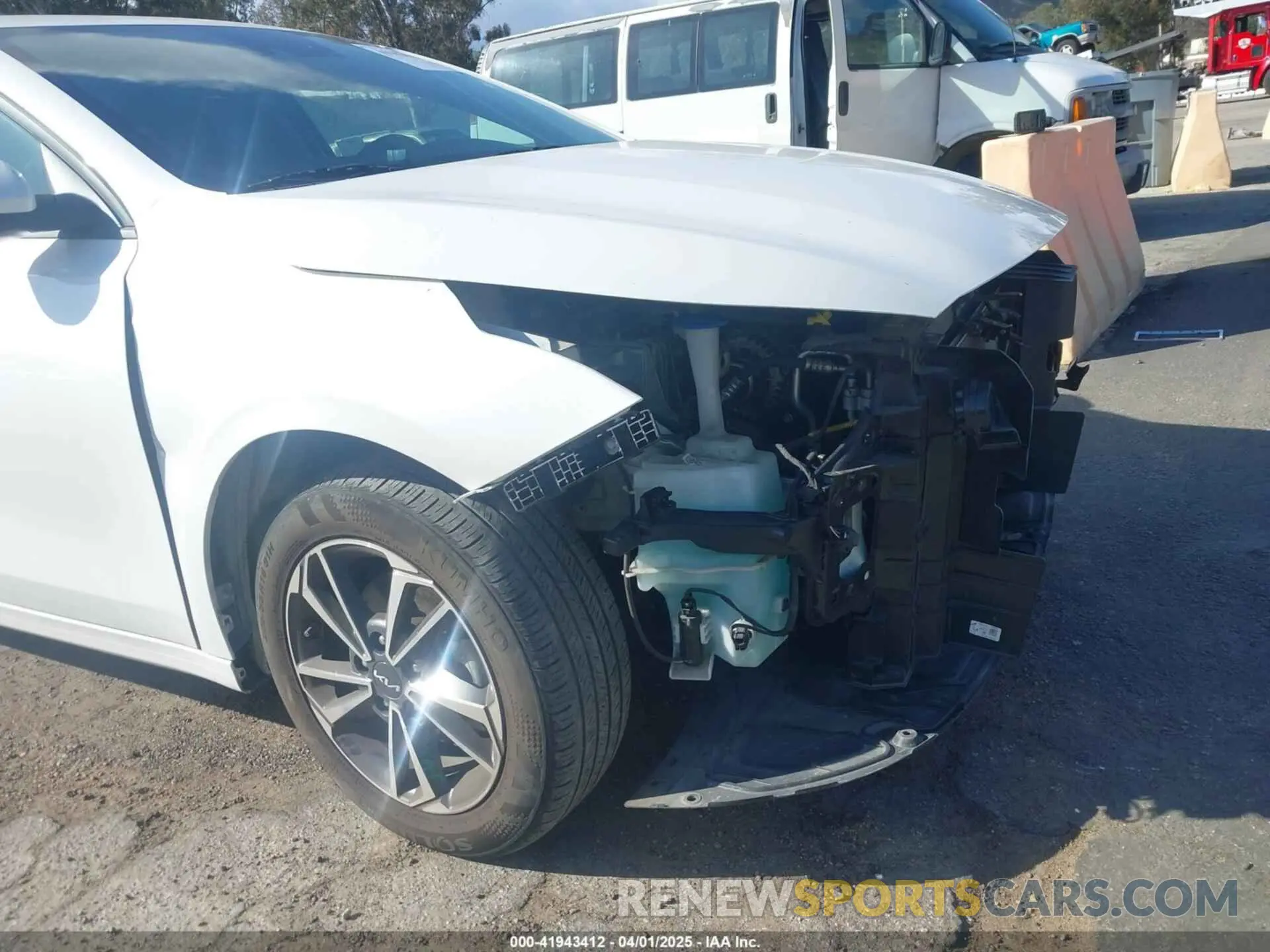 19 fotografías del automóvil dañado 3KPF24AD6PE636307 KIA FORTE 2023