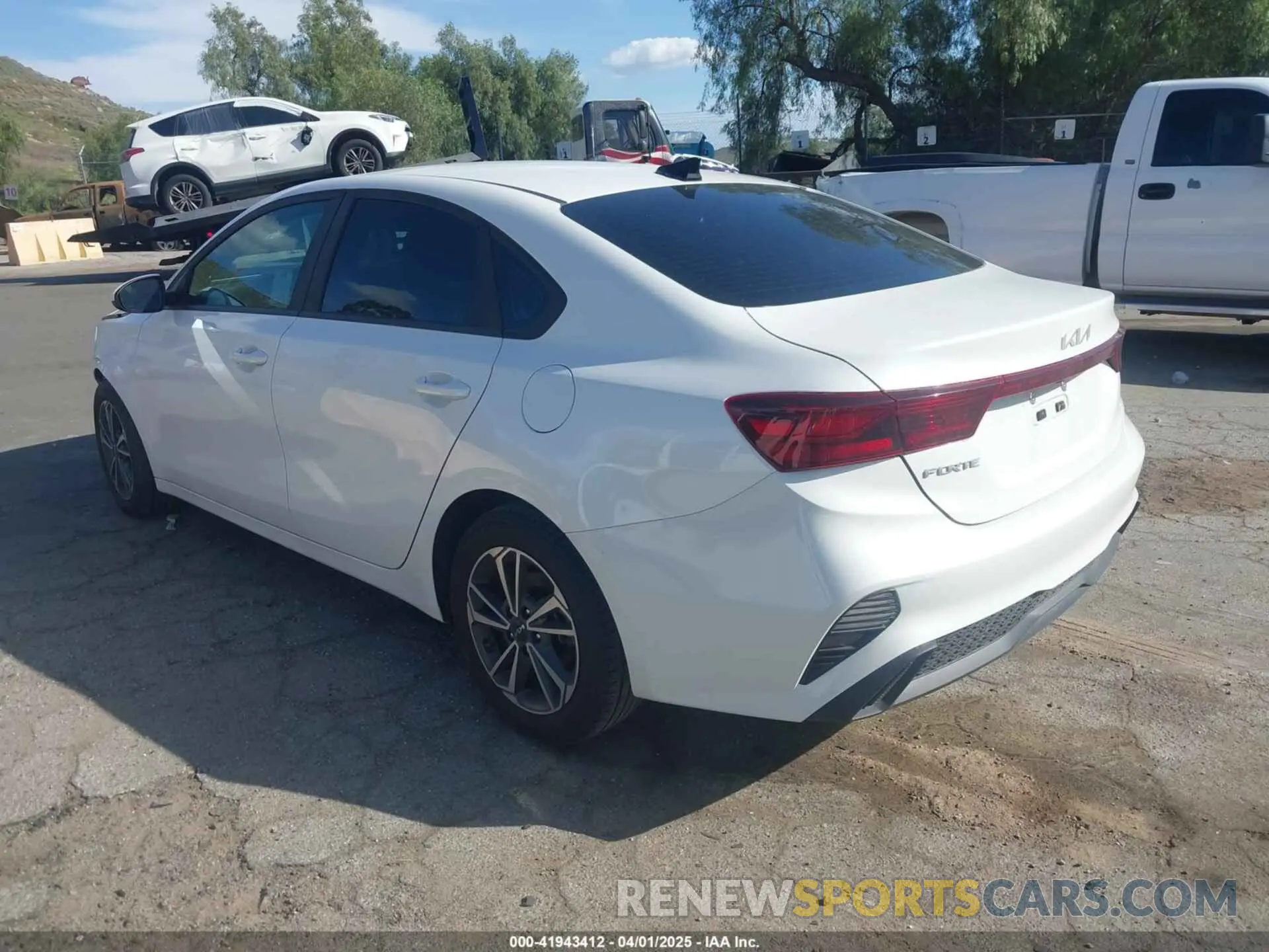 3 fotografías del automóvil dañado 3KPF24AD6PE636307 KIA FORTE 2023