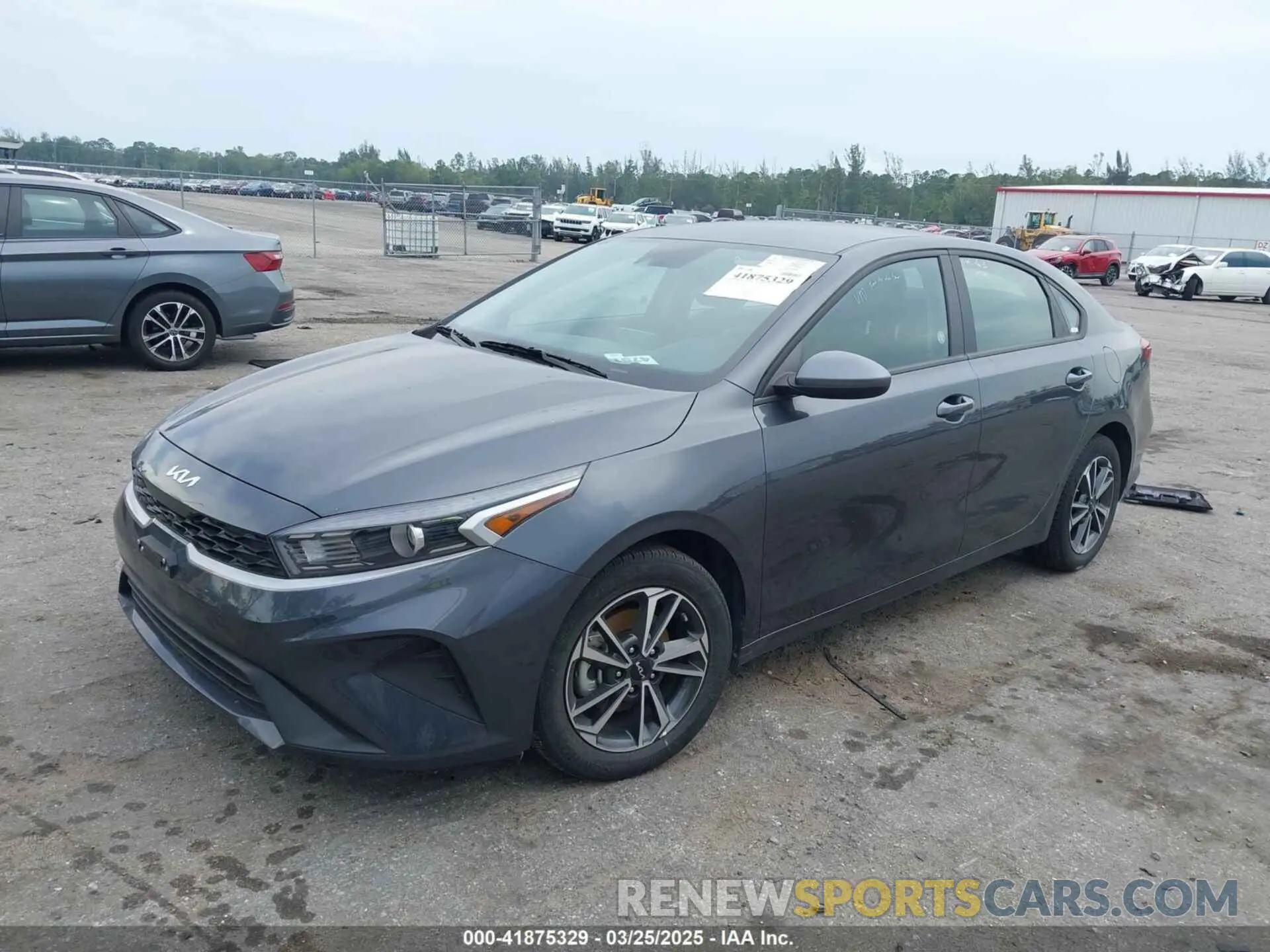 2 fotografías del automóvil dañado 3KPF24AD6PE645296 KIA FORTE 2023
