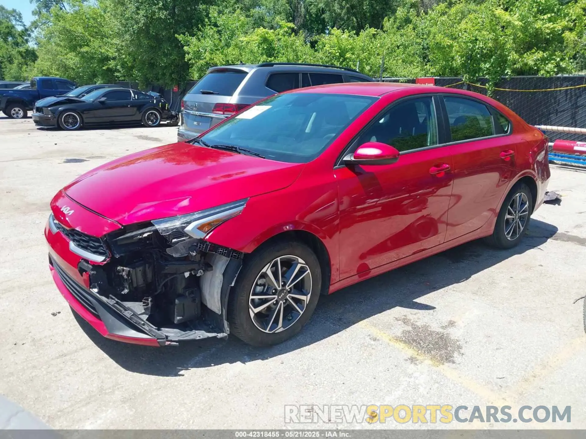 2 fotografías del automóvil dañado 3KPF24AD6PE652524 KIA FORTE 2023