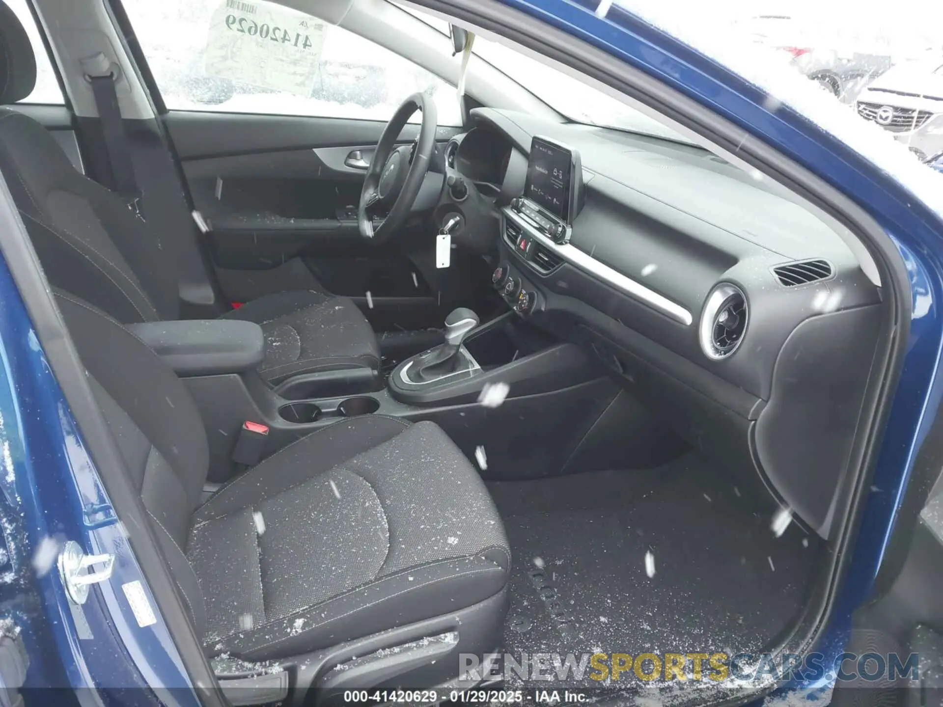 5 fotografías del automóvil dañado 3KPF24AD6PE662888 KIA FORTE 2023