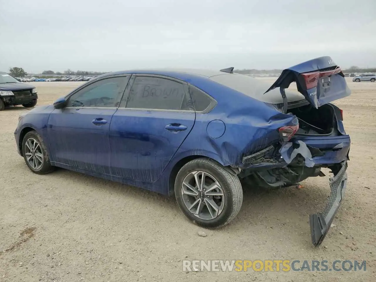 2 fotografías del automóvil dañado 3KPF24AD7PE523367 KIA FORTE 2023