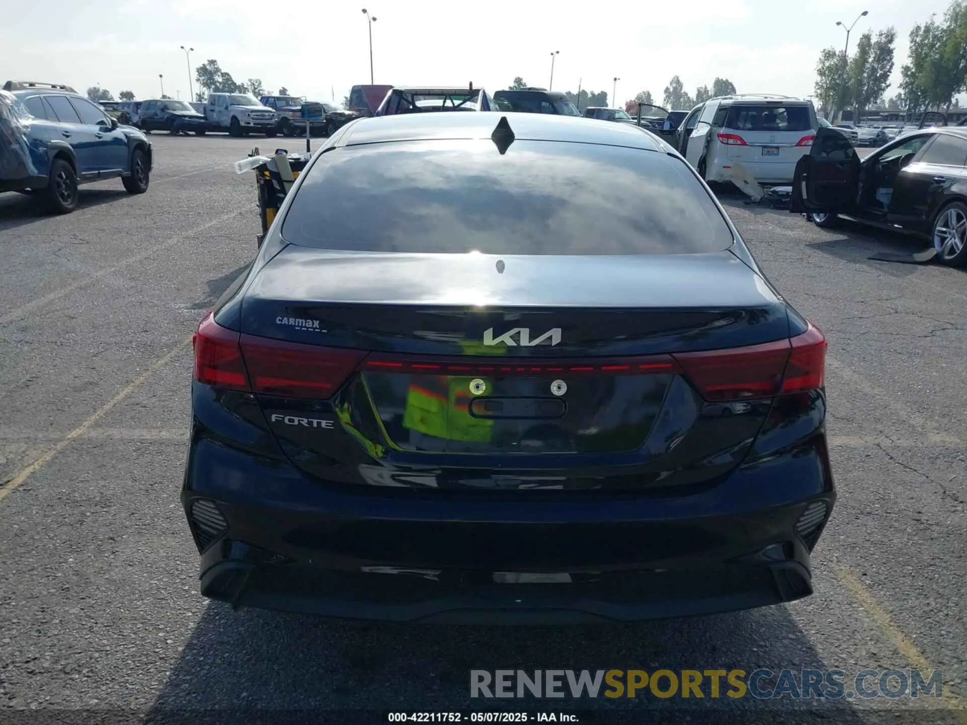 17 fotografías del automóvil dañado 3KPF24AD7PE550875 KIA FORTE 2023