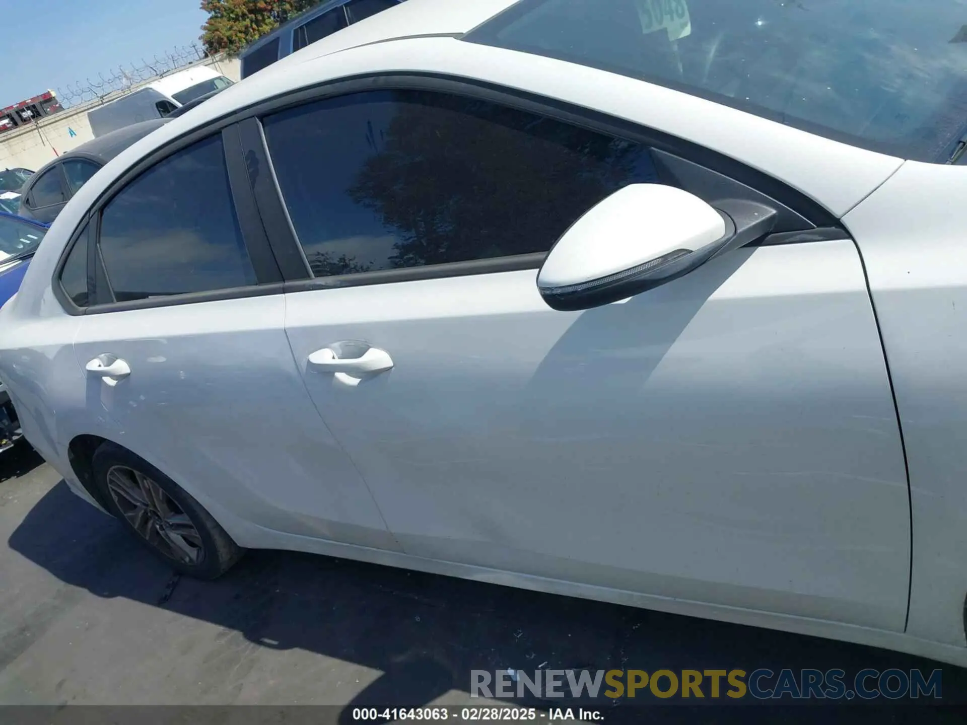14 fotografías del automóvil dañado 3KPF24AD7PE551055 KIA FORTE 2023